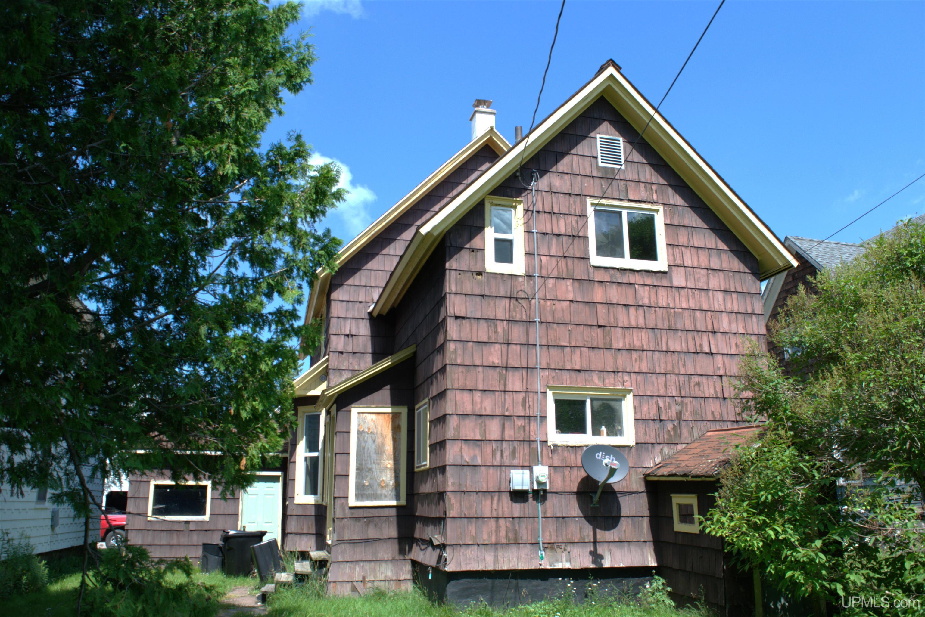 Homes for sale in Laurium, MI | 136 S Iroquois St, Laurium, MI 49913 | MLS# 50185364