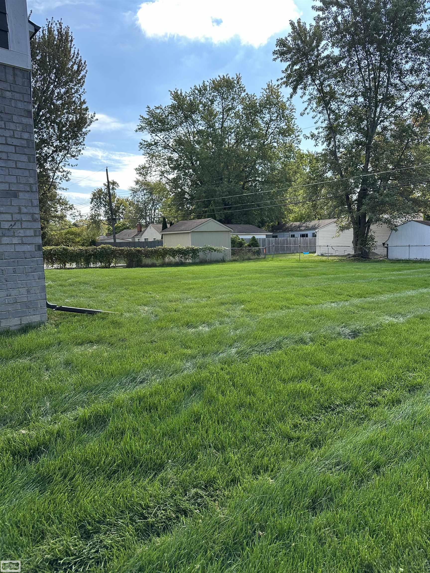 Homes for sale in Saint Clair Shores, MI | 22704 Euclid St, Saint Clair Shores, MI 48082 | MLS# 50185380