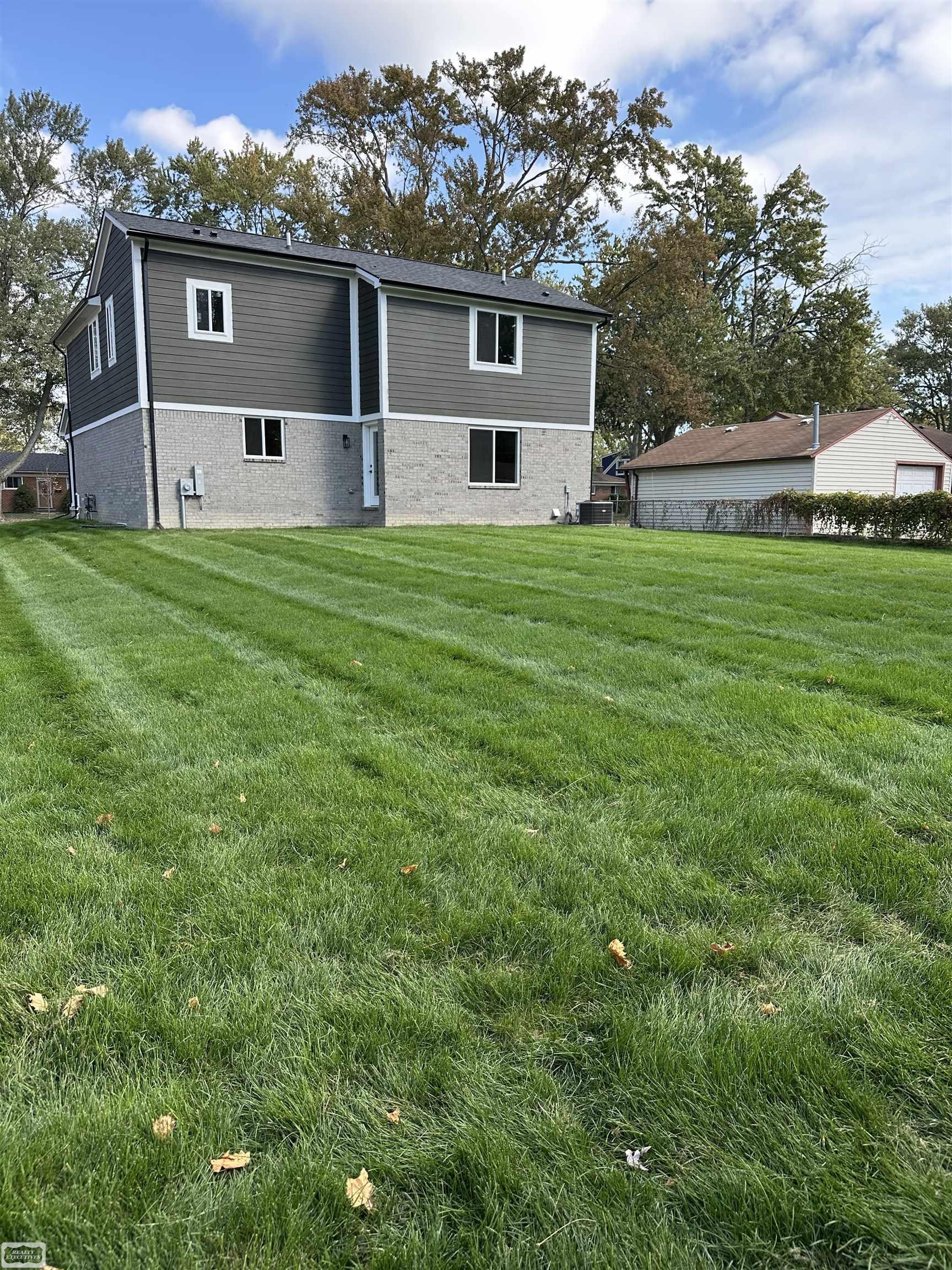 Homes for sale in Saint Clair Shores, MI | 22704 Euclid St, Saint Clair Shores, MI 48082 | MLS# 50185380