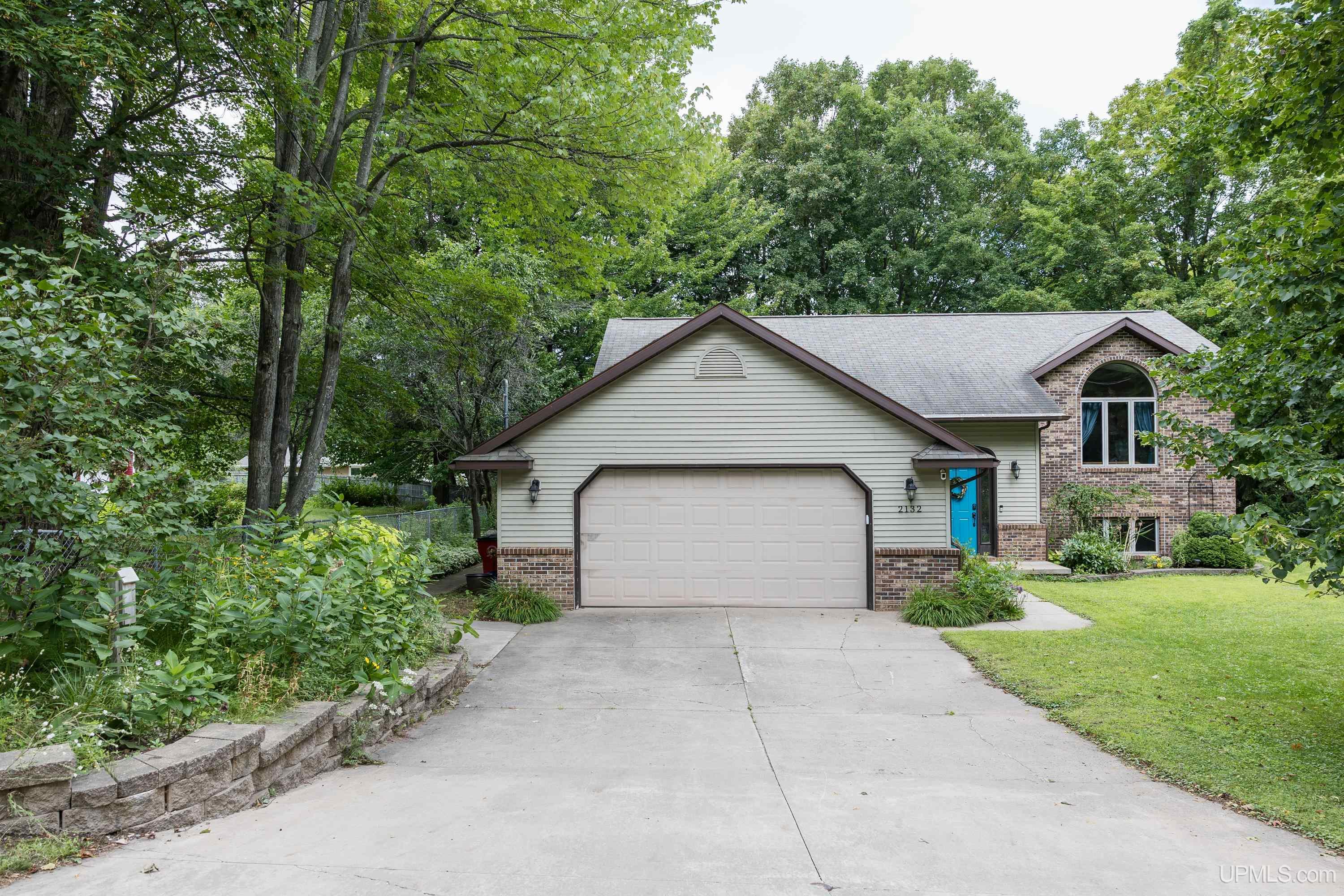 Homes for sale in Marquette, MI | 2132 Montgomery St, Marquette, MI 49855 | MLS# 50185691