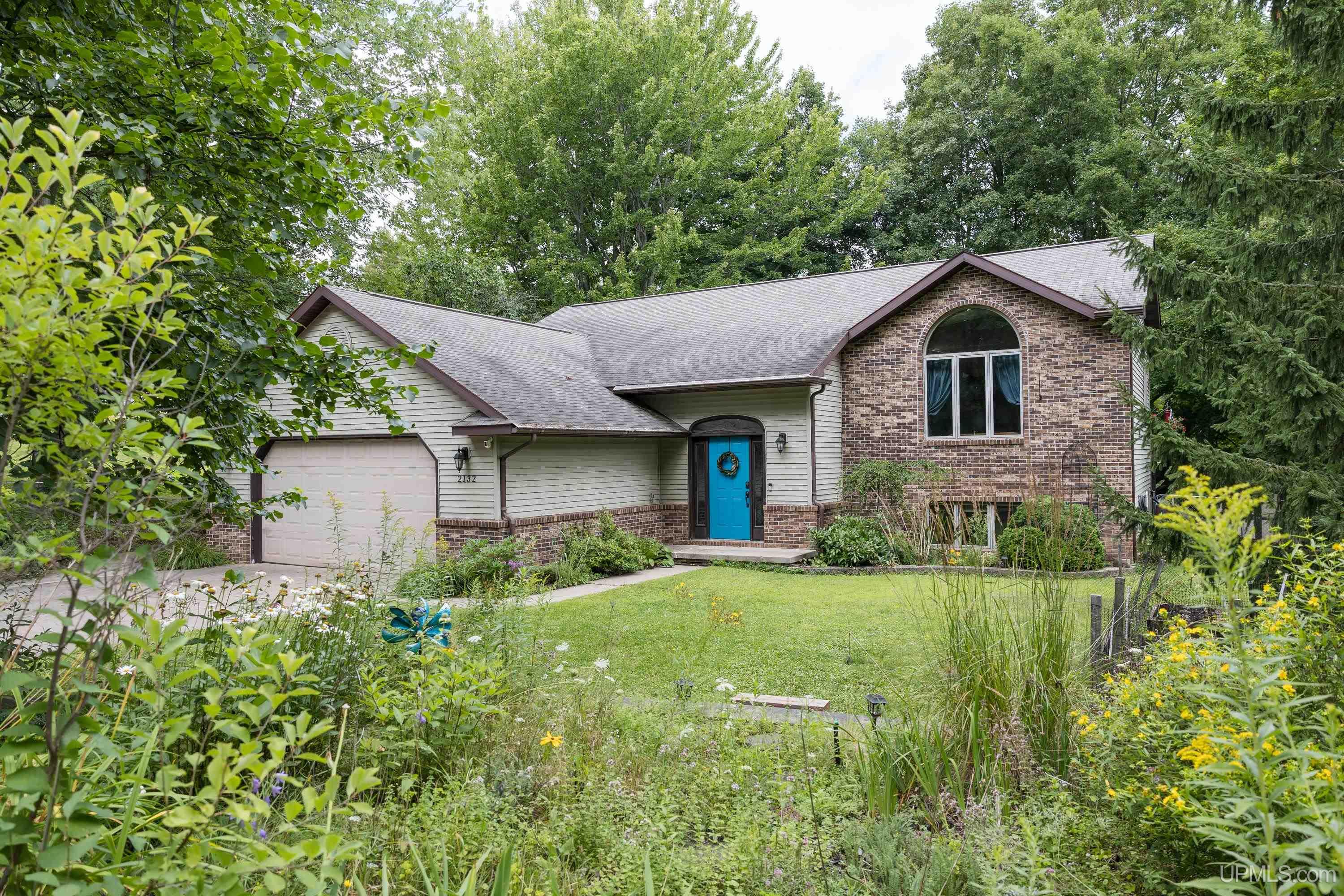 Homes for sale in Marquette, MI | 2132 Montgomery St, Marquette, MI 49855 | MLS# 50185691