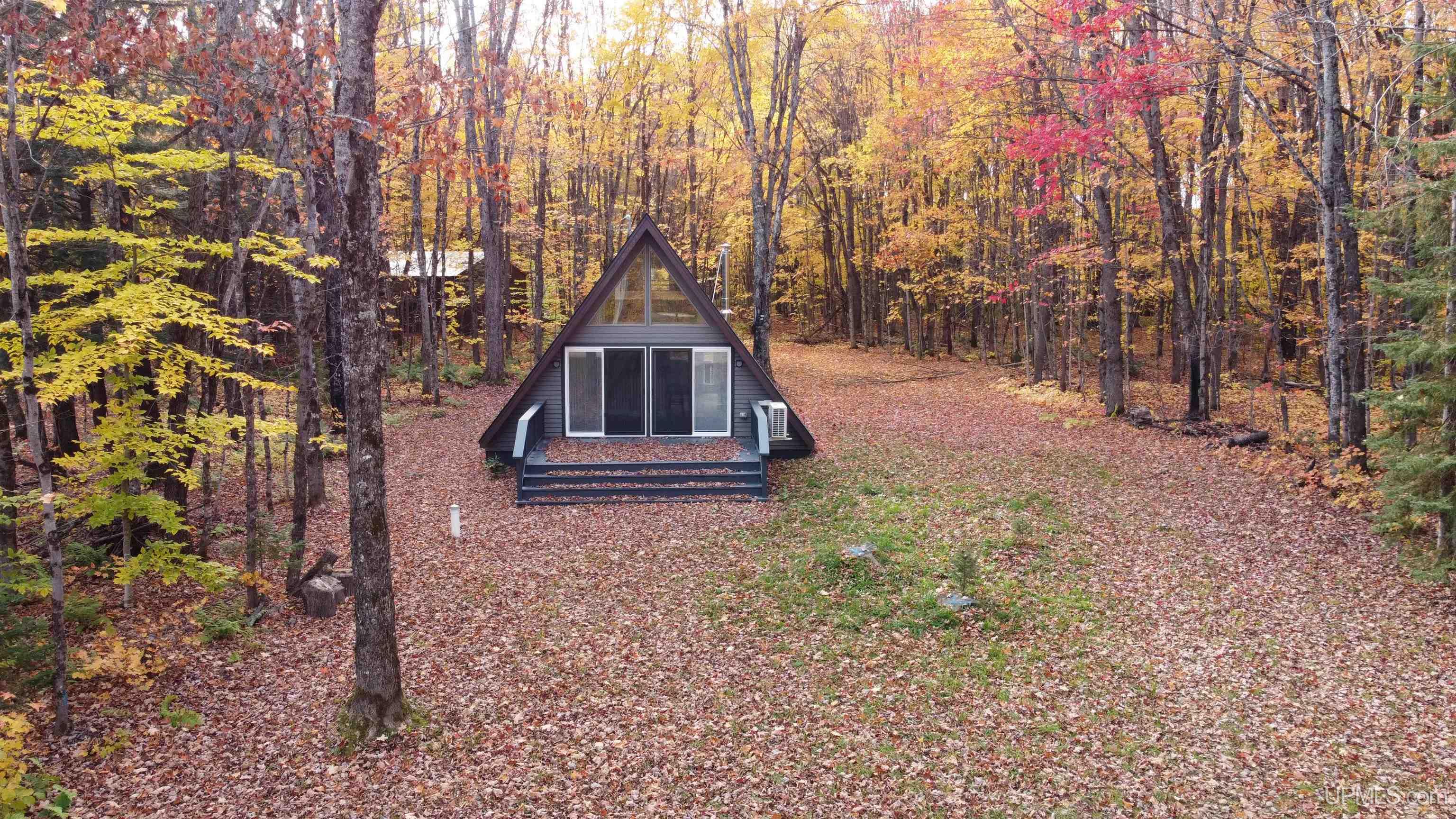 Homes for sale in Munising, MI | N3443 16 Mile Lake Rd, Munising, MI 49862 | MLS# 50185901