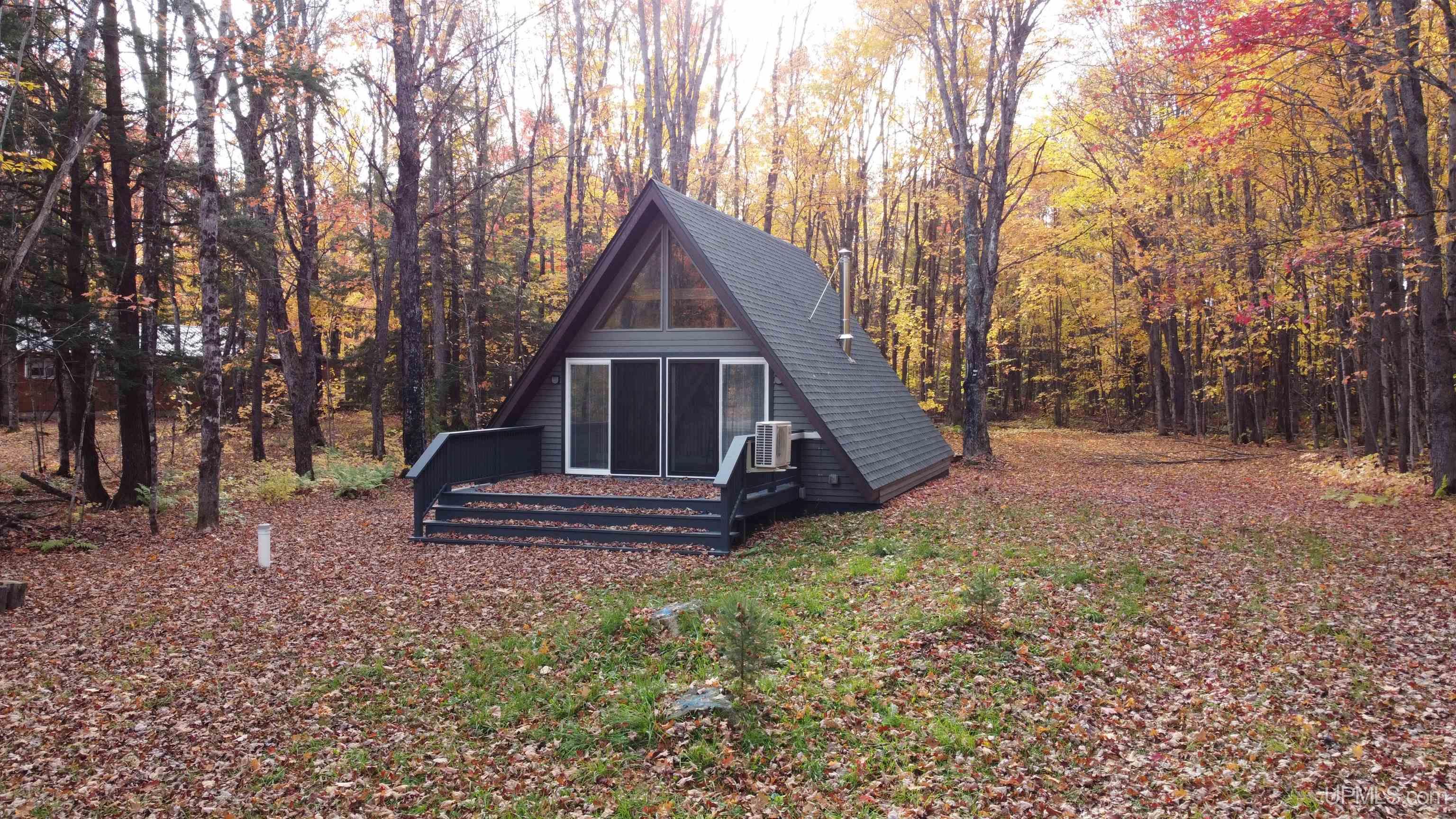 Homes for sale in Munising, MI | N3443 16 Mile Lake Rd, Munising, MI 49862 | MLS# 50185901