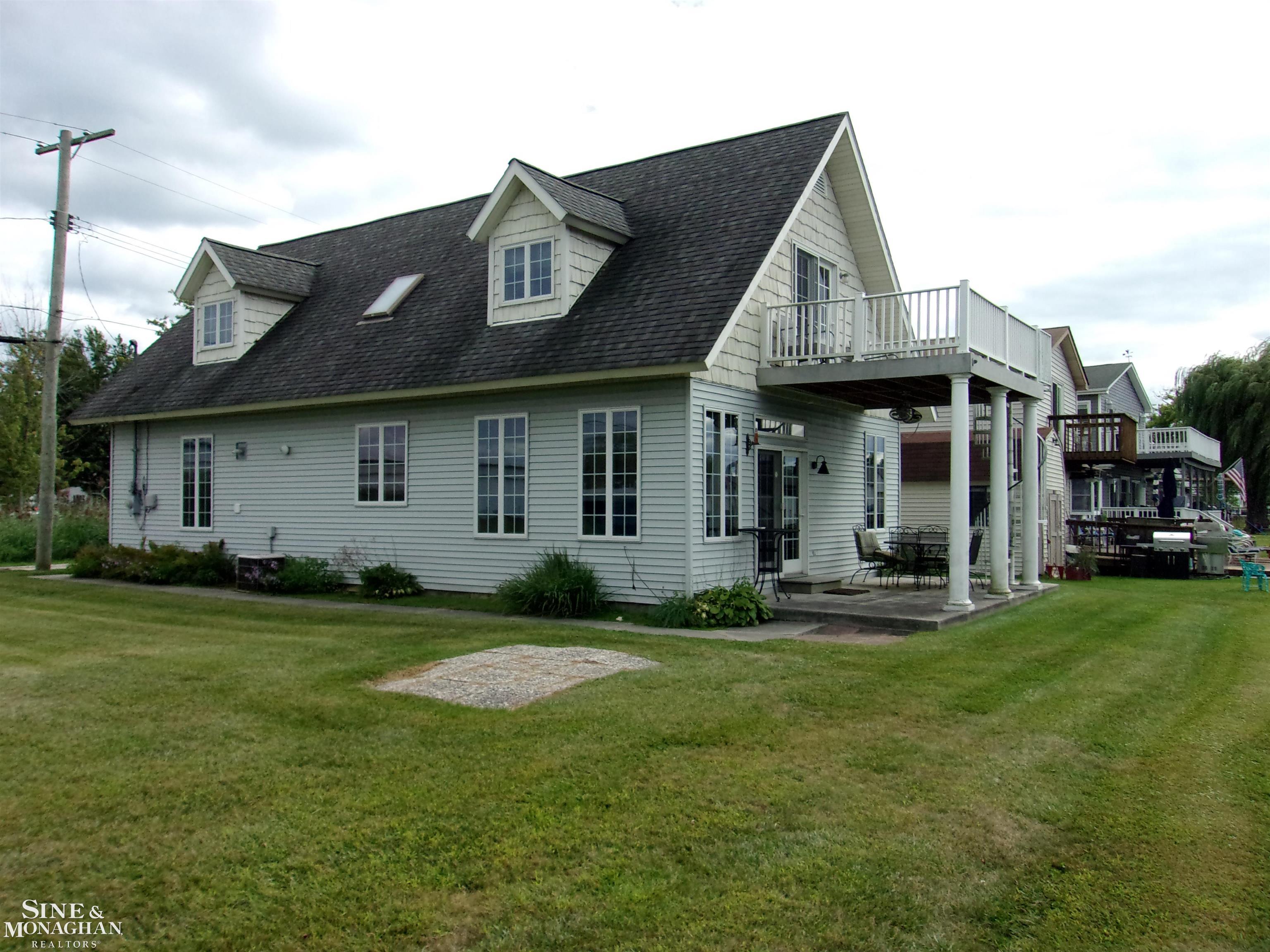 Homes for sale in Harsens Island, MI | 7258 Bedore Hwy, Harsens Island, MI 48028 | MLS# 50186131