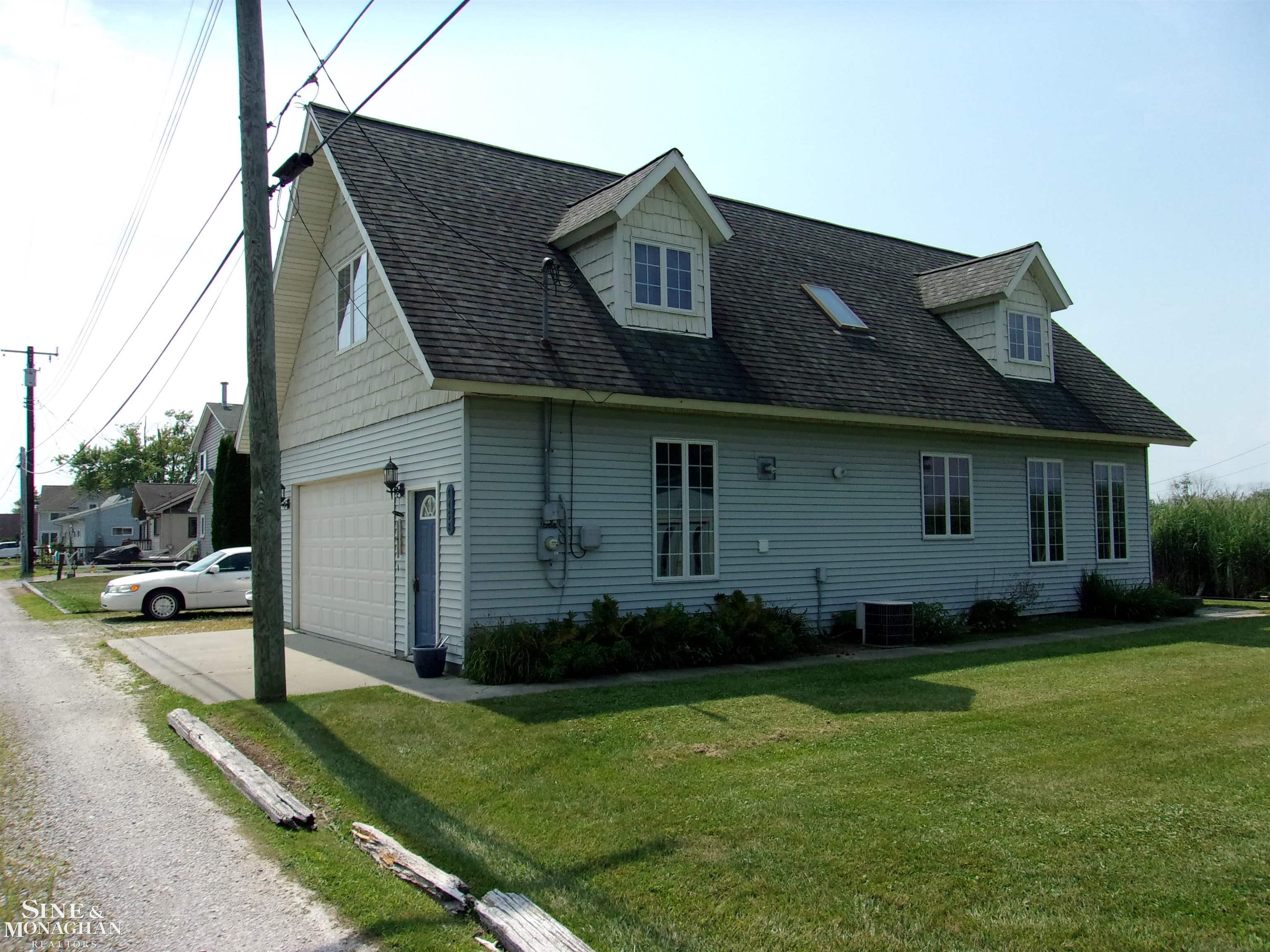 Homes for sale in Harsens Island, MI | 7258 Bedore Hwy, Harsens Island, MI 48028 | MLS# 50186131