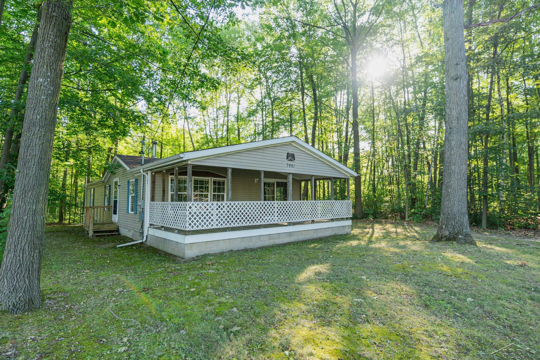 Homes for sale in Farwell, MI | 7661 Five Lakes Dr, Farwell, MI 48622 | MLS# 50186211