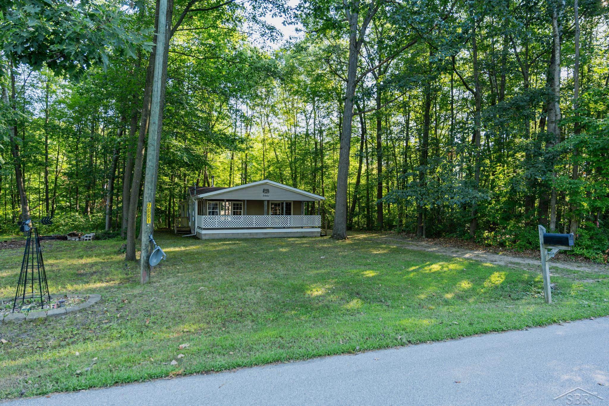 Homes for sale in Farwell, MI | 7661 Five Lakes Dr, Farwell, MI 48622 | MLS# 50186211