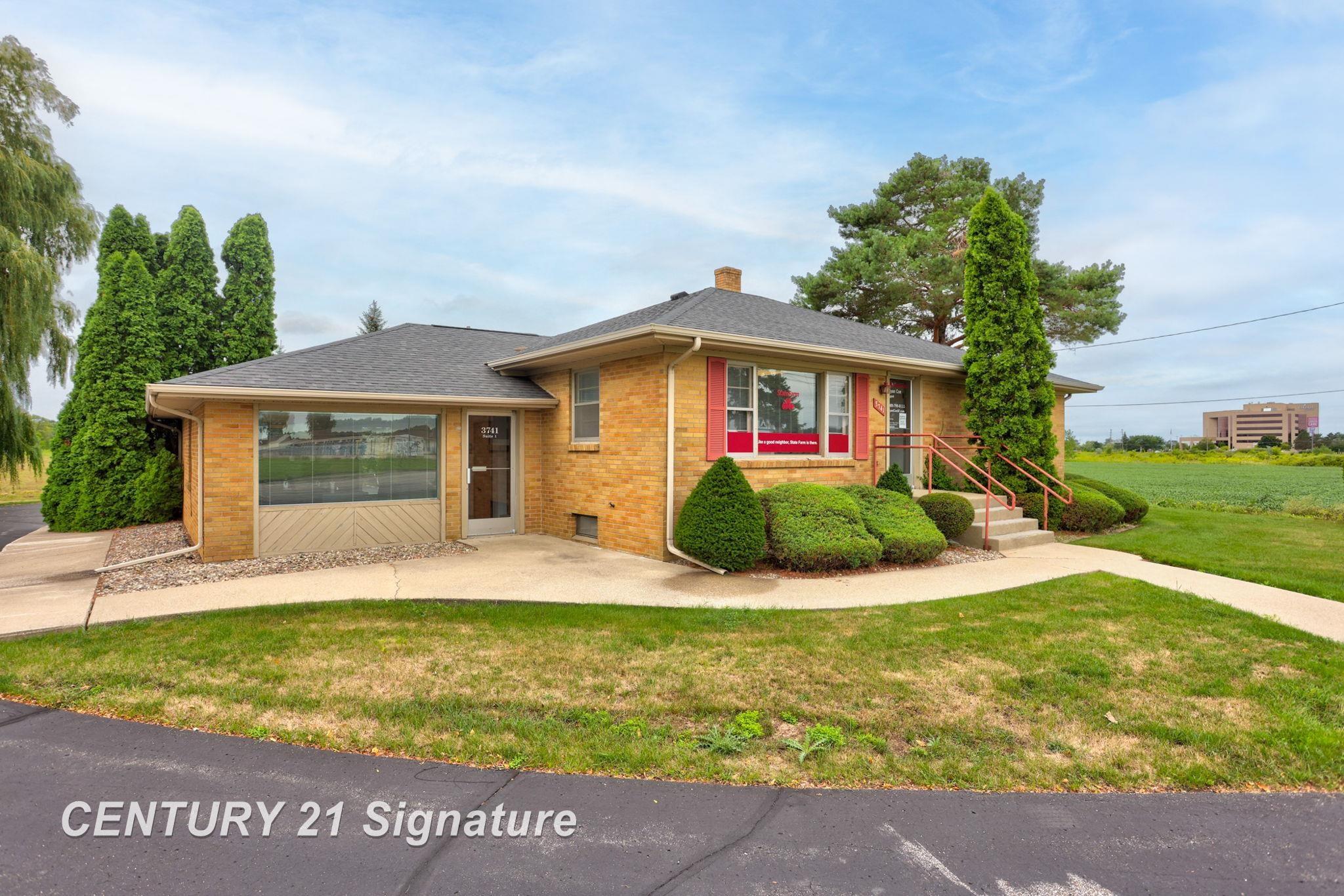 Homes for sale in Saginaw, MI | 3741 Tittabawassee Rd, Saginaw, MI 48604 | MLS# 50186430