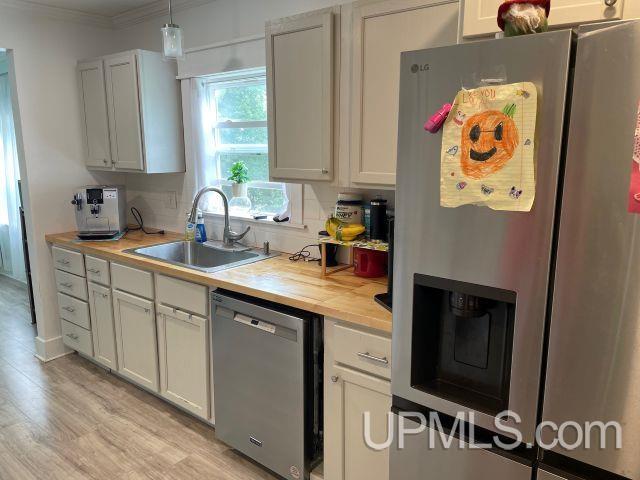 Homes for sale in Iron Mountain, MI | 623 E E St, Iron Mountain, MI 49801 | MLS# 50186599