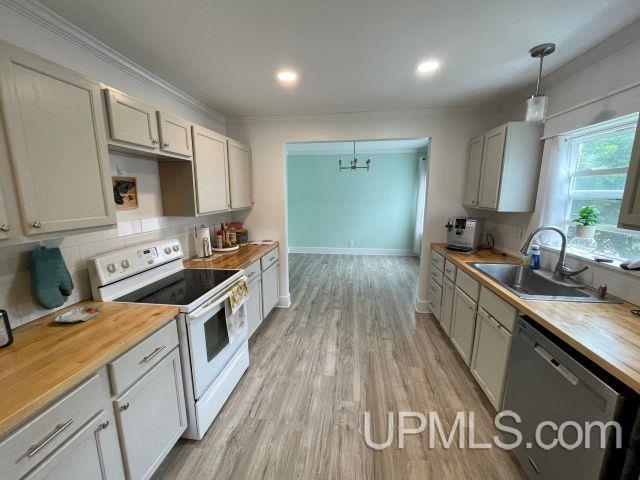 Homes for sale in Iron Mountain, MI | 623 E E St, Iron Mountain, MI 49801 | MLS# 50186599