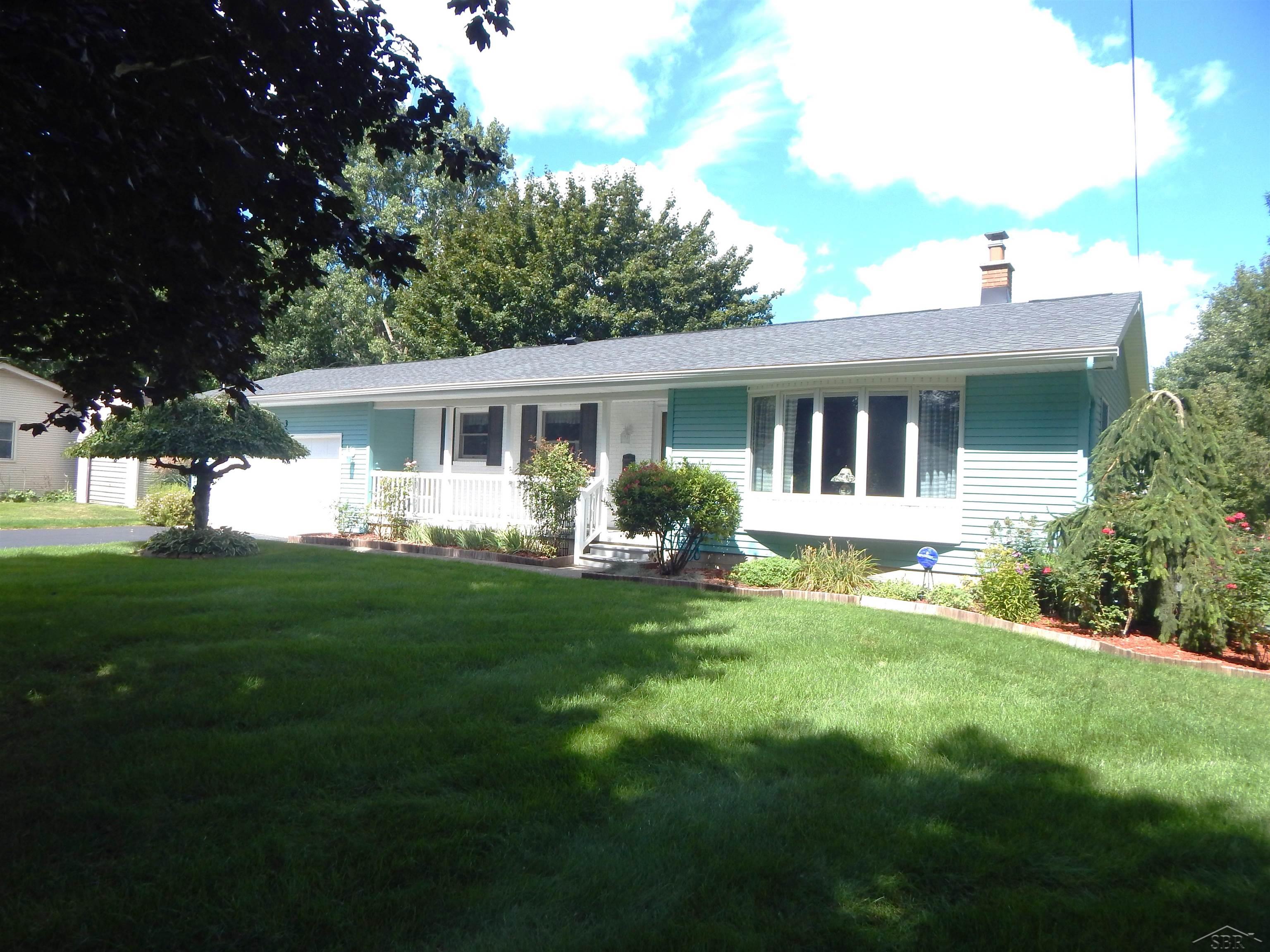 Homes for sale in Bridgeport, MI | 4333 Riverview Dr, Bridgeport, MI 48722 | MLS# 50187027