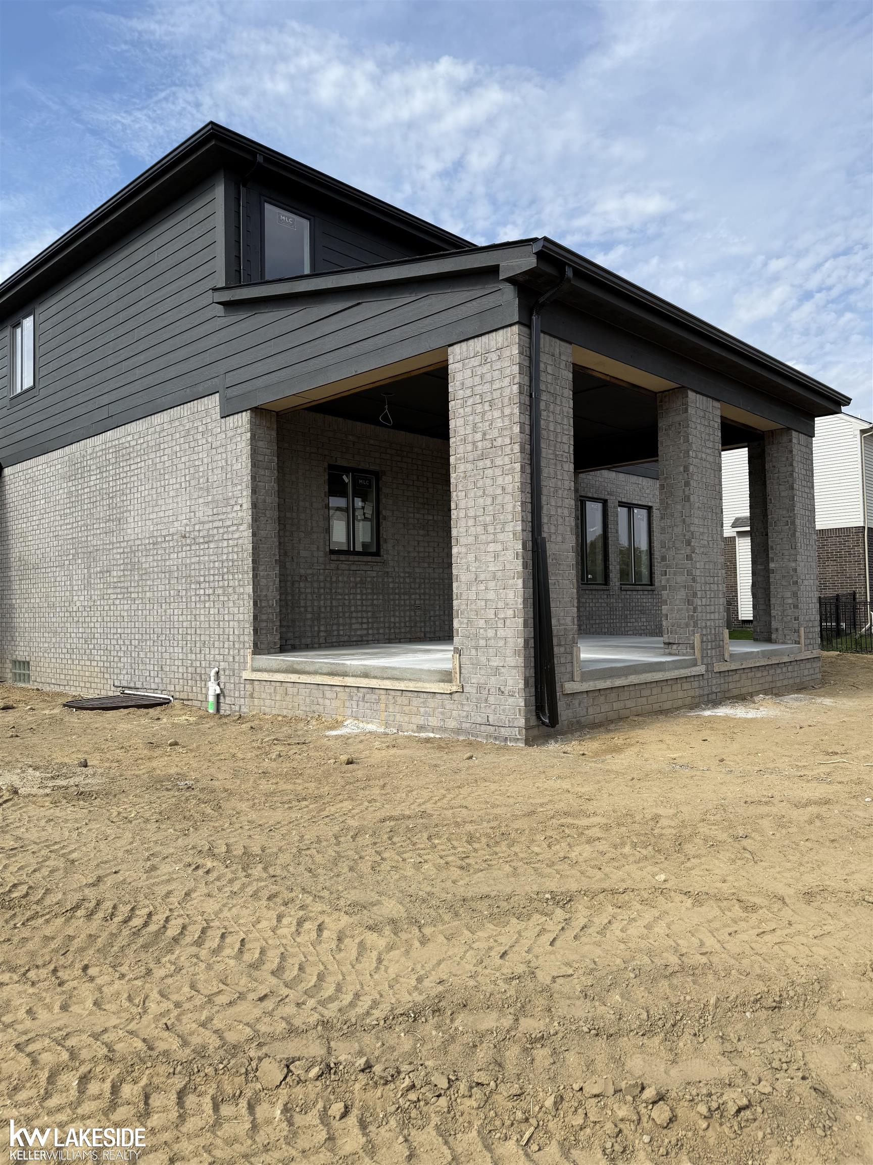 Homes for sale in New Baltimore, MI | 35542 Addison Dr, New Baltimore, MI 48047 | MLS# 50187055