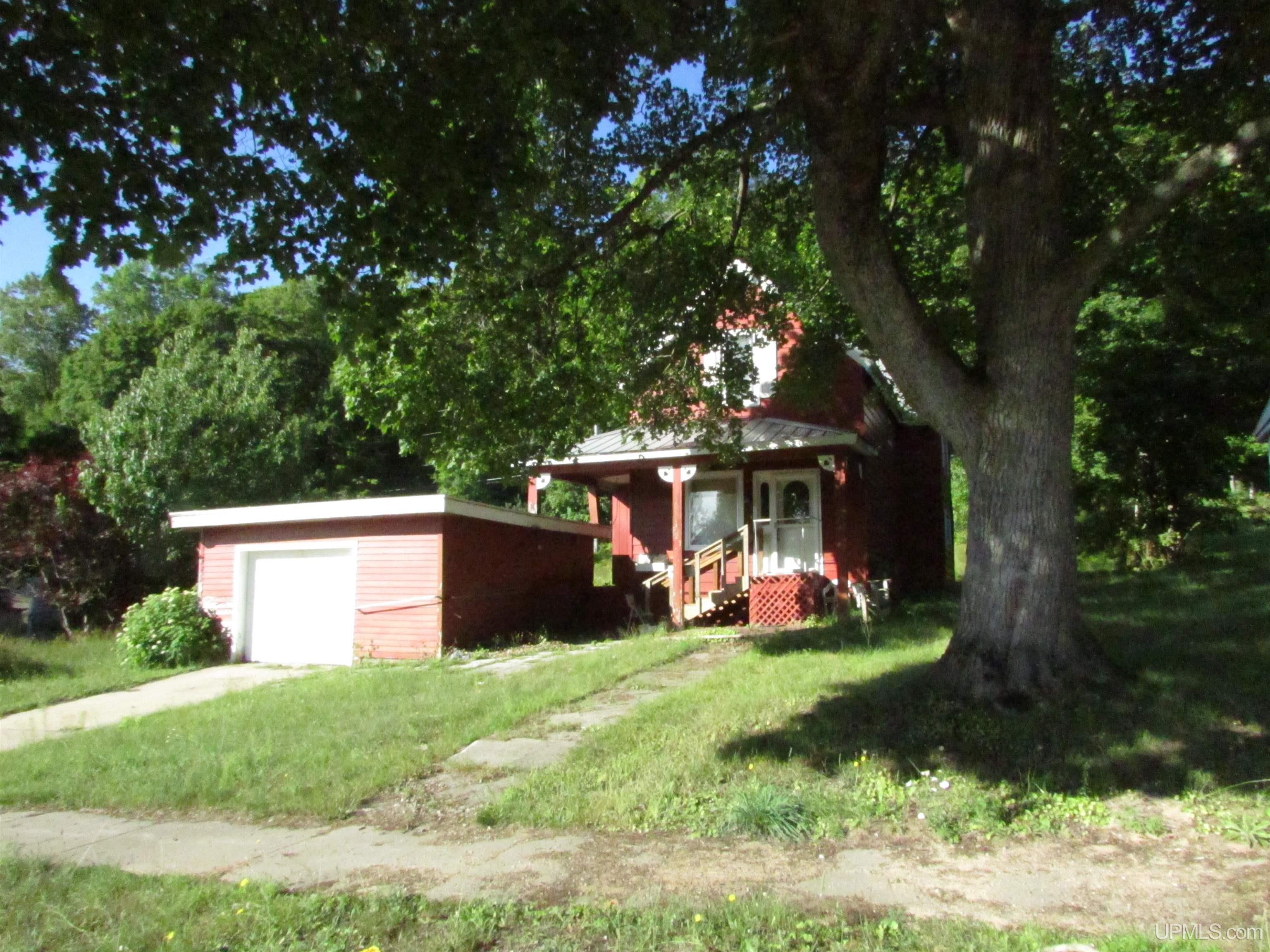 Homes for sale in Munising, MI | 921 W Superior St, Munising, MI 49862 | MLS# 50187251