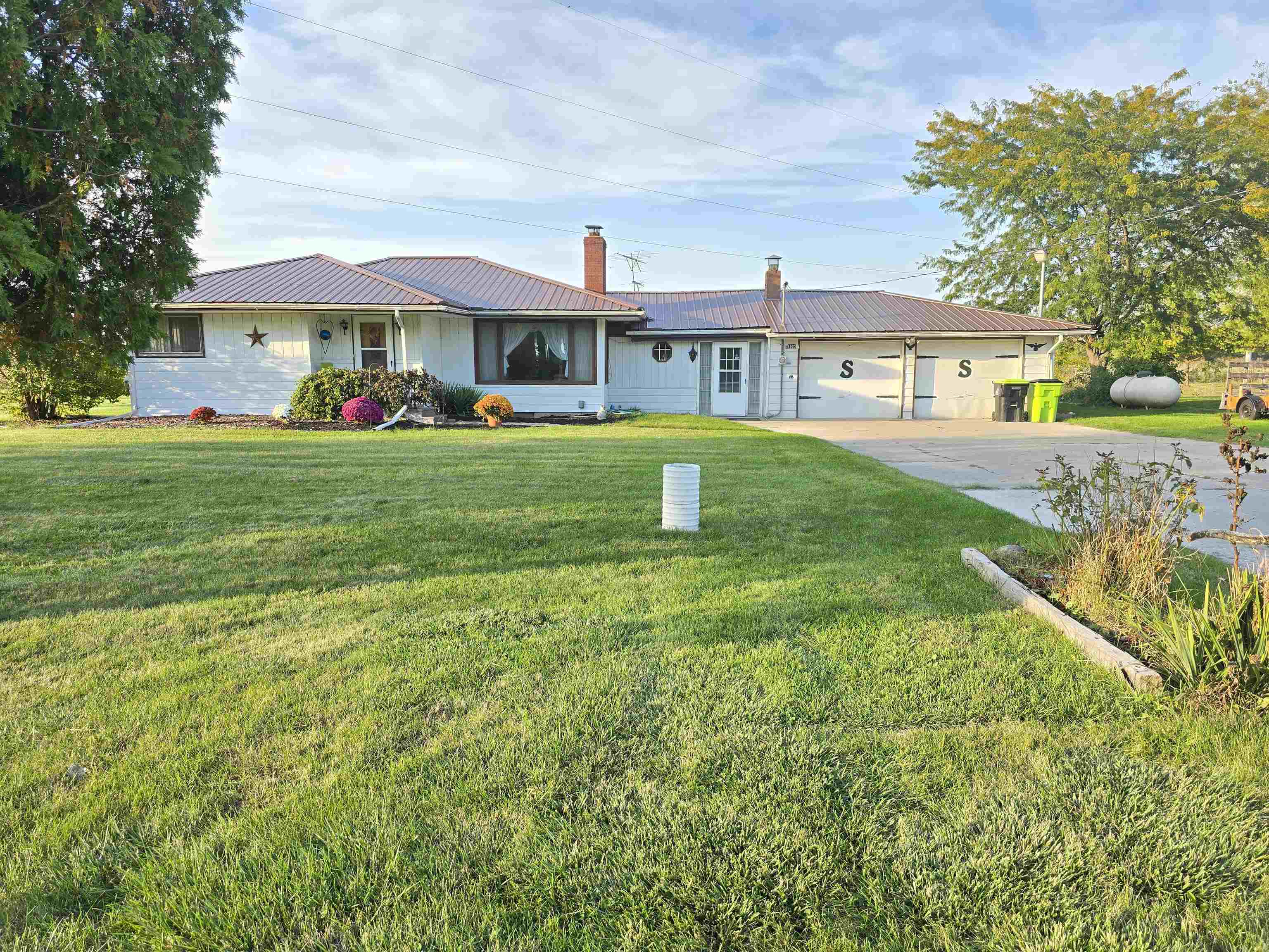 Homes for sale in Pinconning, MI | 1695 E Almeda Beach Rd, Pinconning, MI 48650 | MLS# 50187795