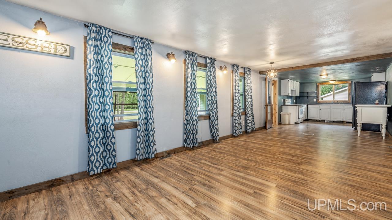 Homes for sale in Florence T Wi, WI | 4824 Us Hwy 2 Hwy, Florence T Wi, WI 54121 | MLS# 50187828