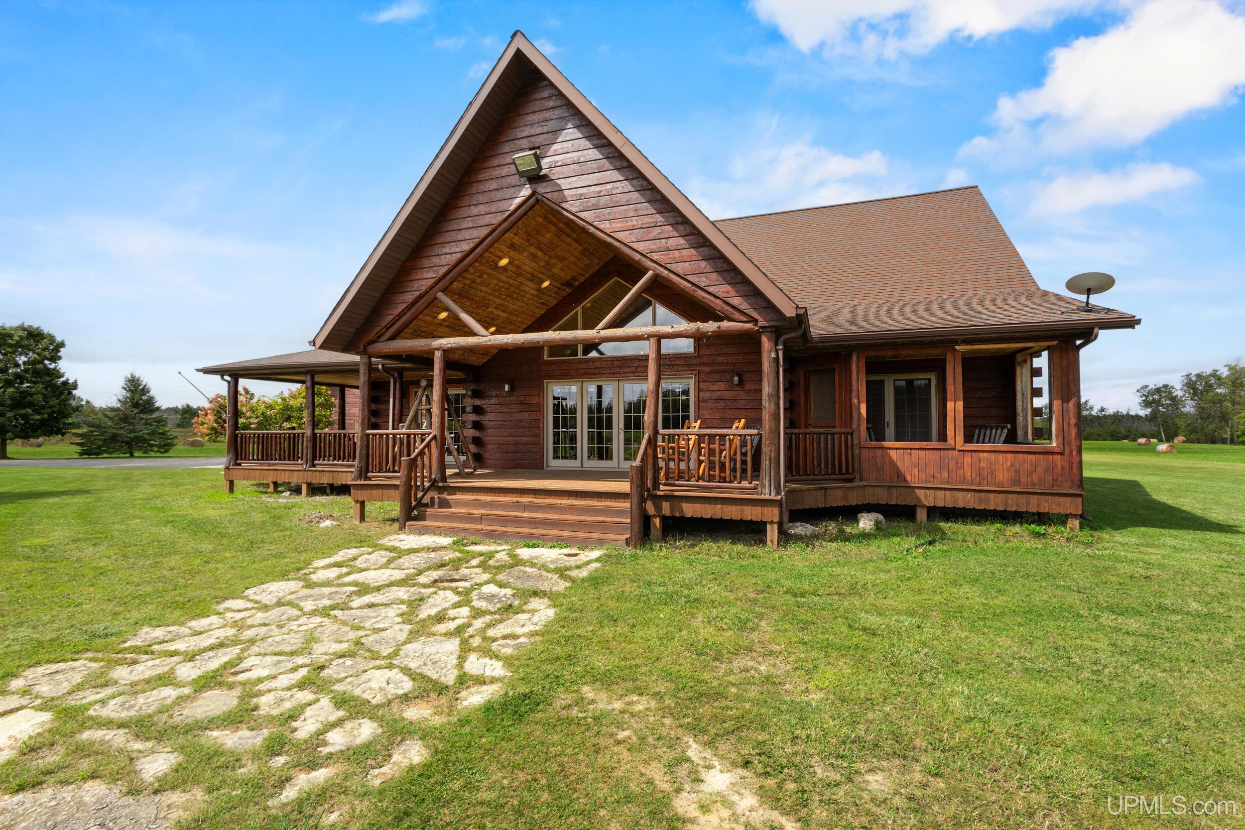 Homes for sale in Menominee, MI | N3032 Us Hwy 41, Menominee, MI 49858 | MLS# 50187889