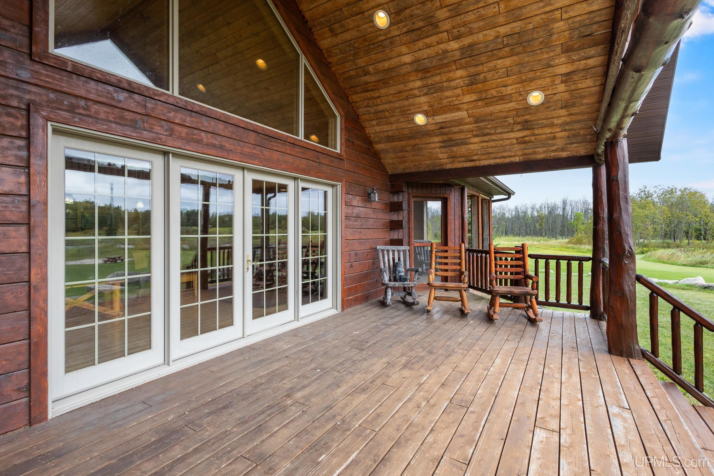 Homes for sale in Menominee, MI | N3032 Us Hwy 41, Menominee, MI 49858 | MLS# 50187889