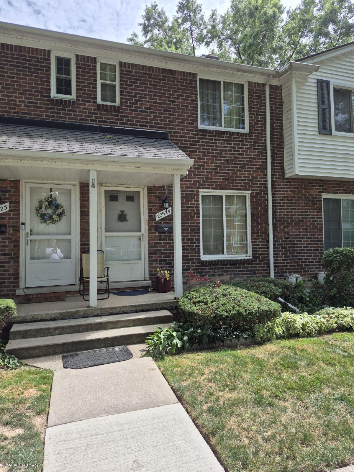 Homes for sale in Saint Clair Shores, MI | 22925 Gary Ln, Saint Clair Shores, MI 48080 | MLS# 50187896