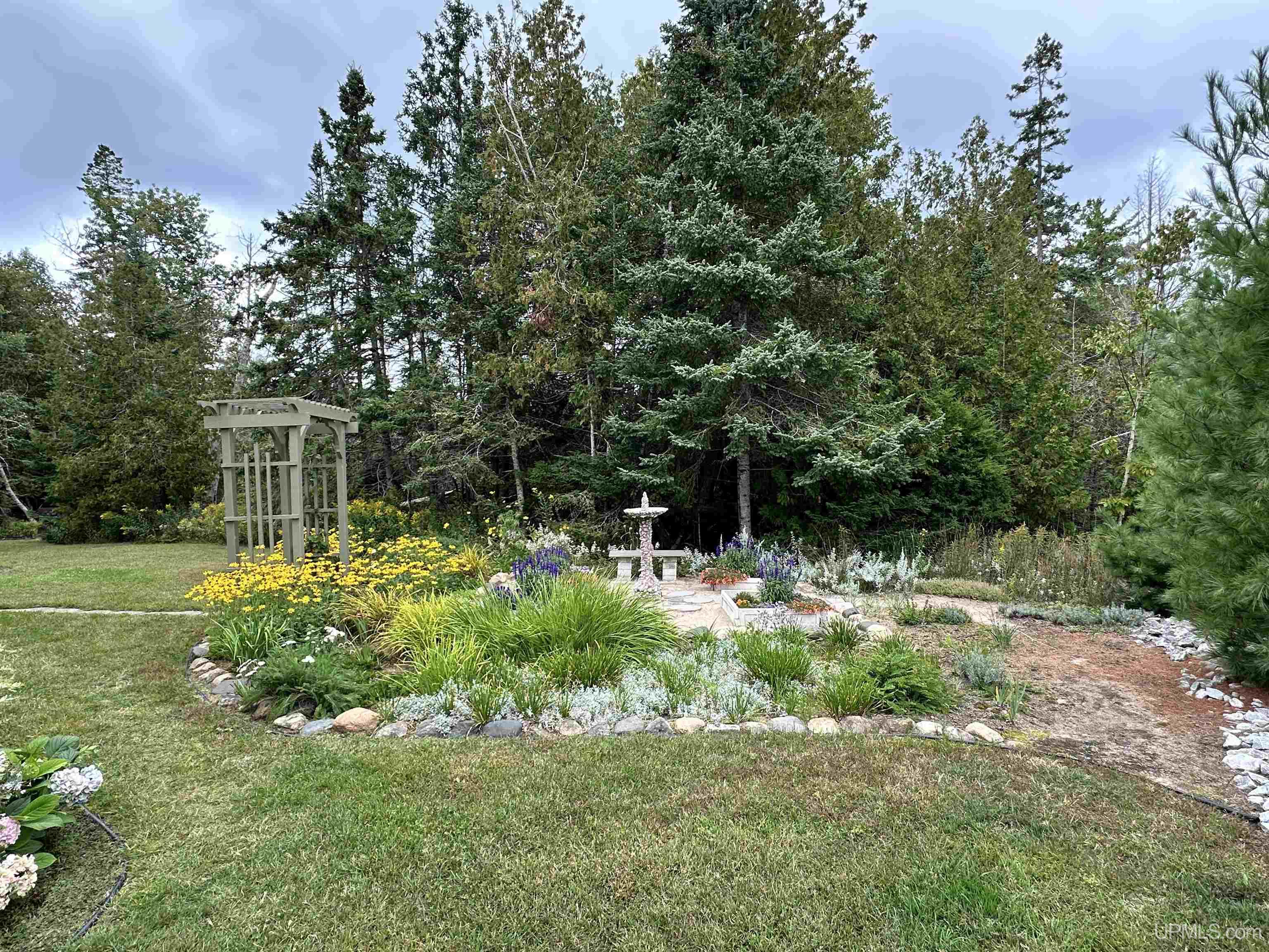 Homes for sale in Manistique, MI | 414S Stoney Point Dr, Manistique, MI 49854 | MLS# 50188137