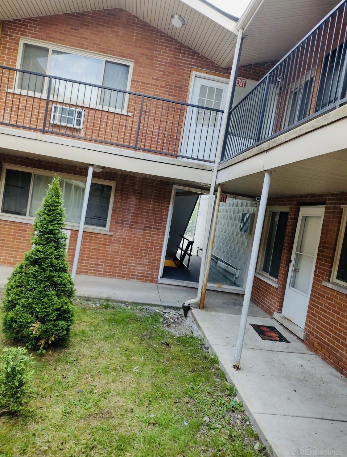 Homes for sale in Detroit, MI | 19199 Lahser Rd, Detroit, MI 48219 | MLS# 50188317