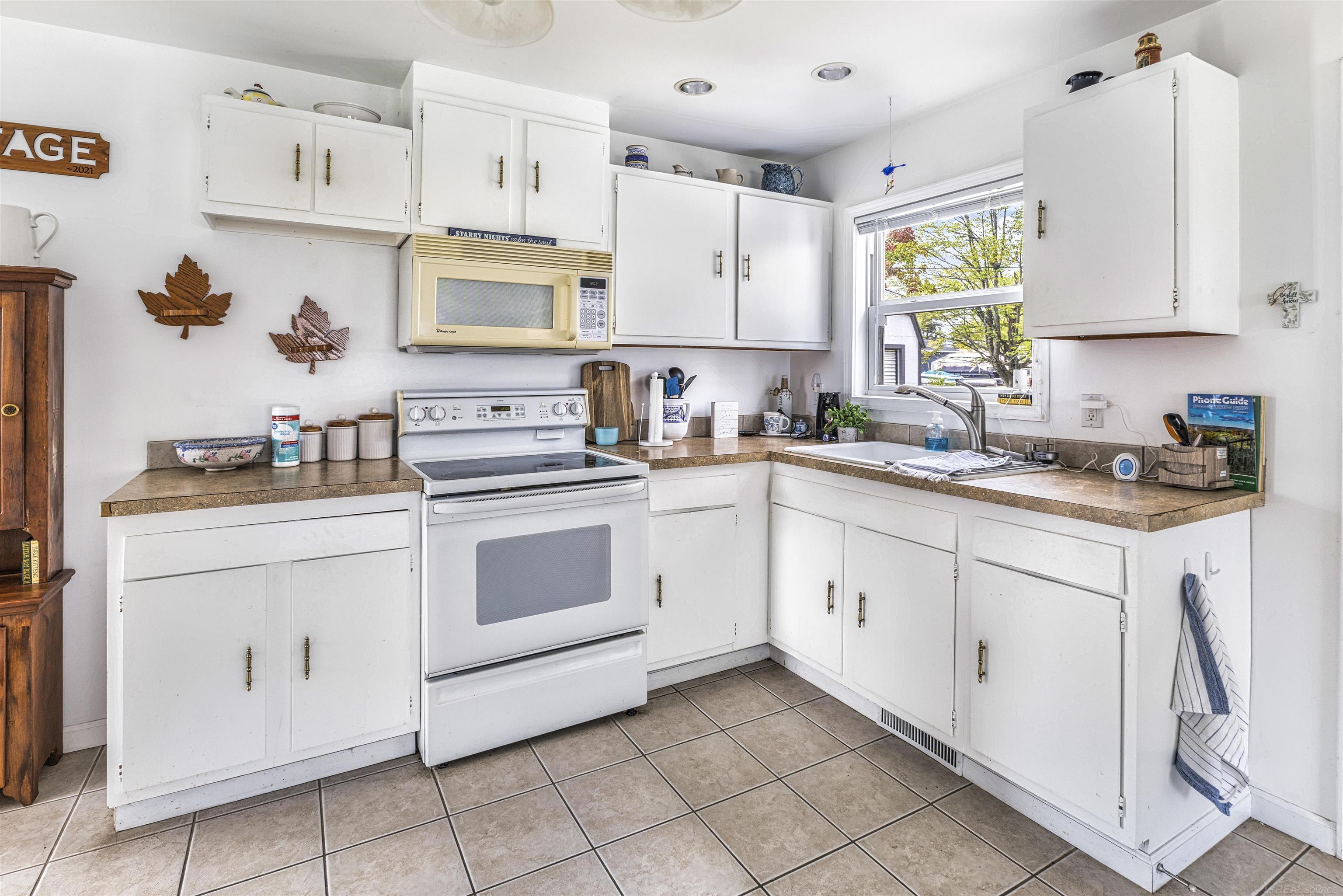 Homes for sale in Houghton Lake, MI | 13510 13508 W Shore Dr, Houghton Lake, MI 48629 | MLS# 50188655