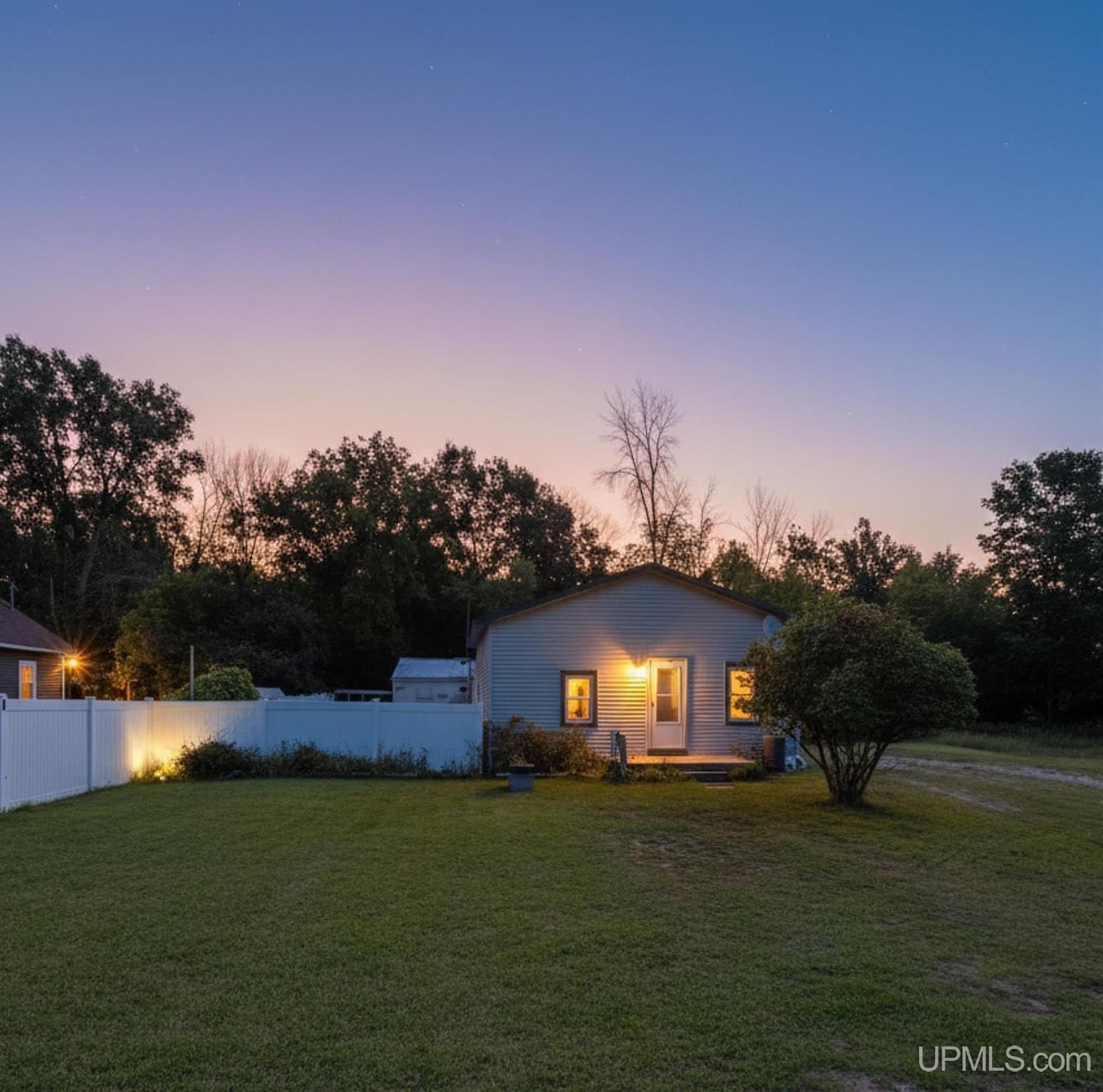 Homes for sale in Gladstone, MI | 6652 P Rd, Gladstone, MI 49837 | MLS# 50188738