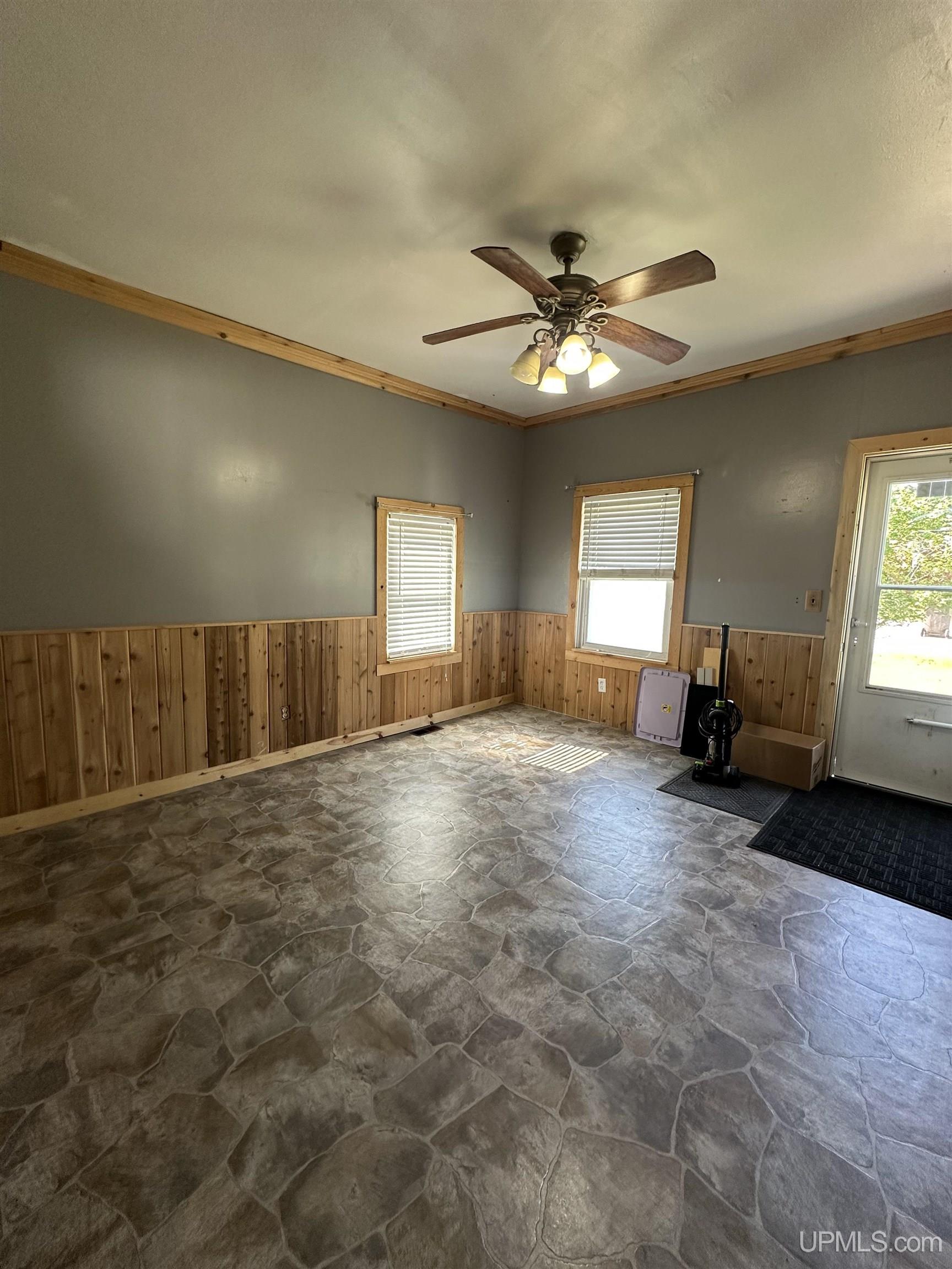 Homes for sale in Gladstone, MI | 6652 P Rd, Gladstone, MI 49837 | MLS# 50188738