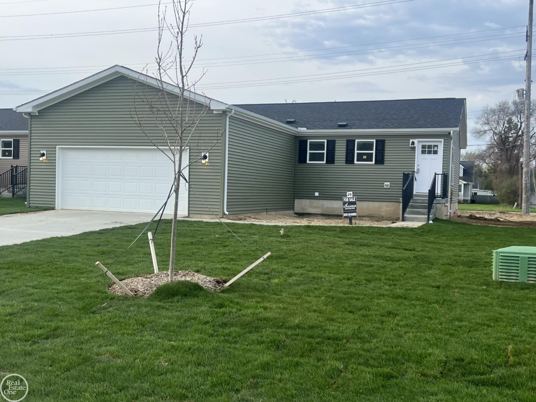 Homes for sale in Flint, MI | 4237 Sugar Maple Run #Unit 8, Flint, MI 48506 | MLS# 50189001