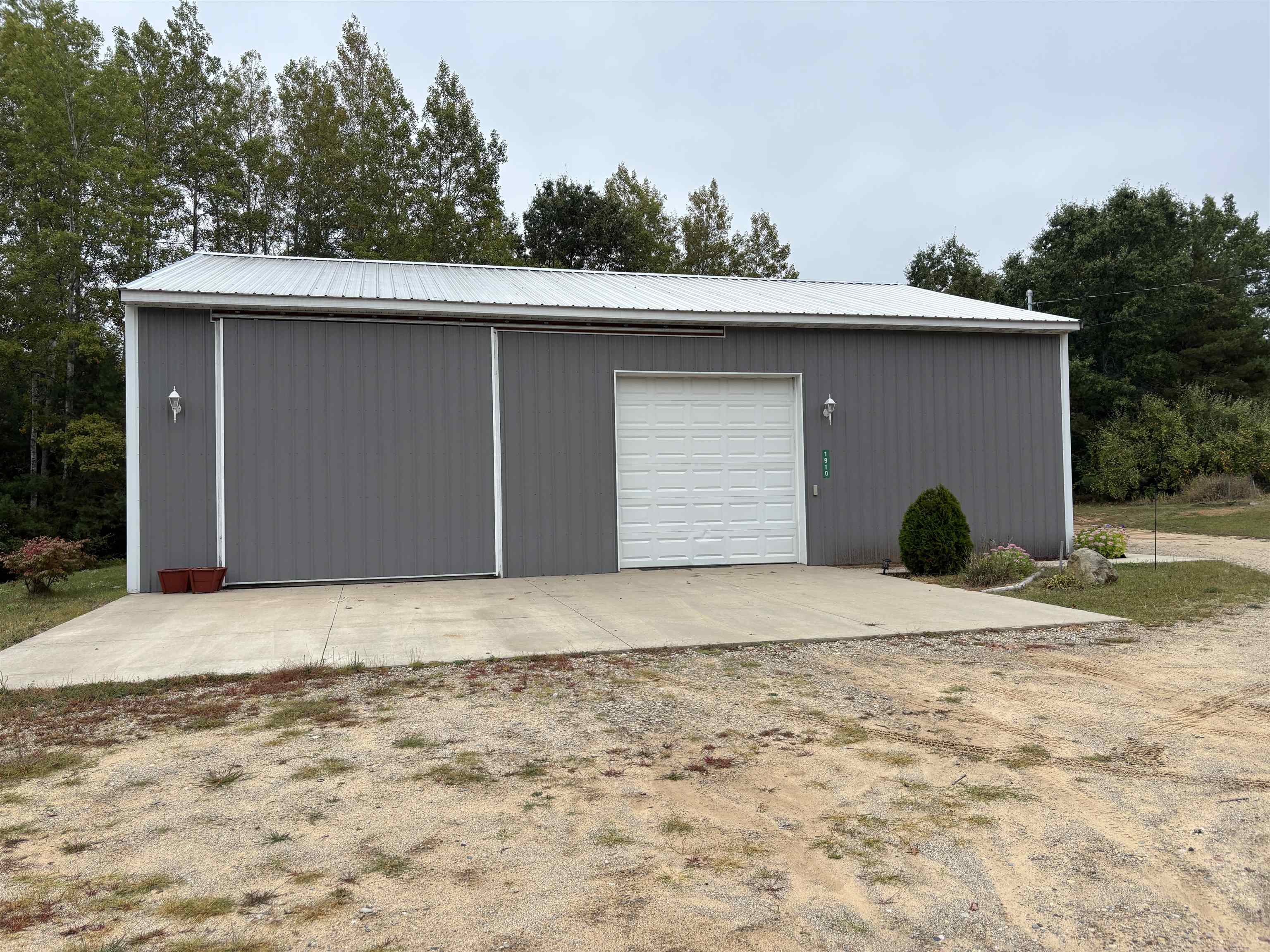 Homes for sale in Farwell, MI | 1910 W Maple Grove Rd, Farwell, MI 48622 | MLS# 50189101