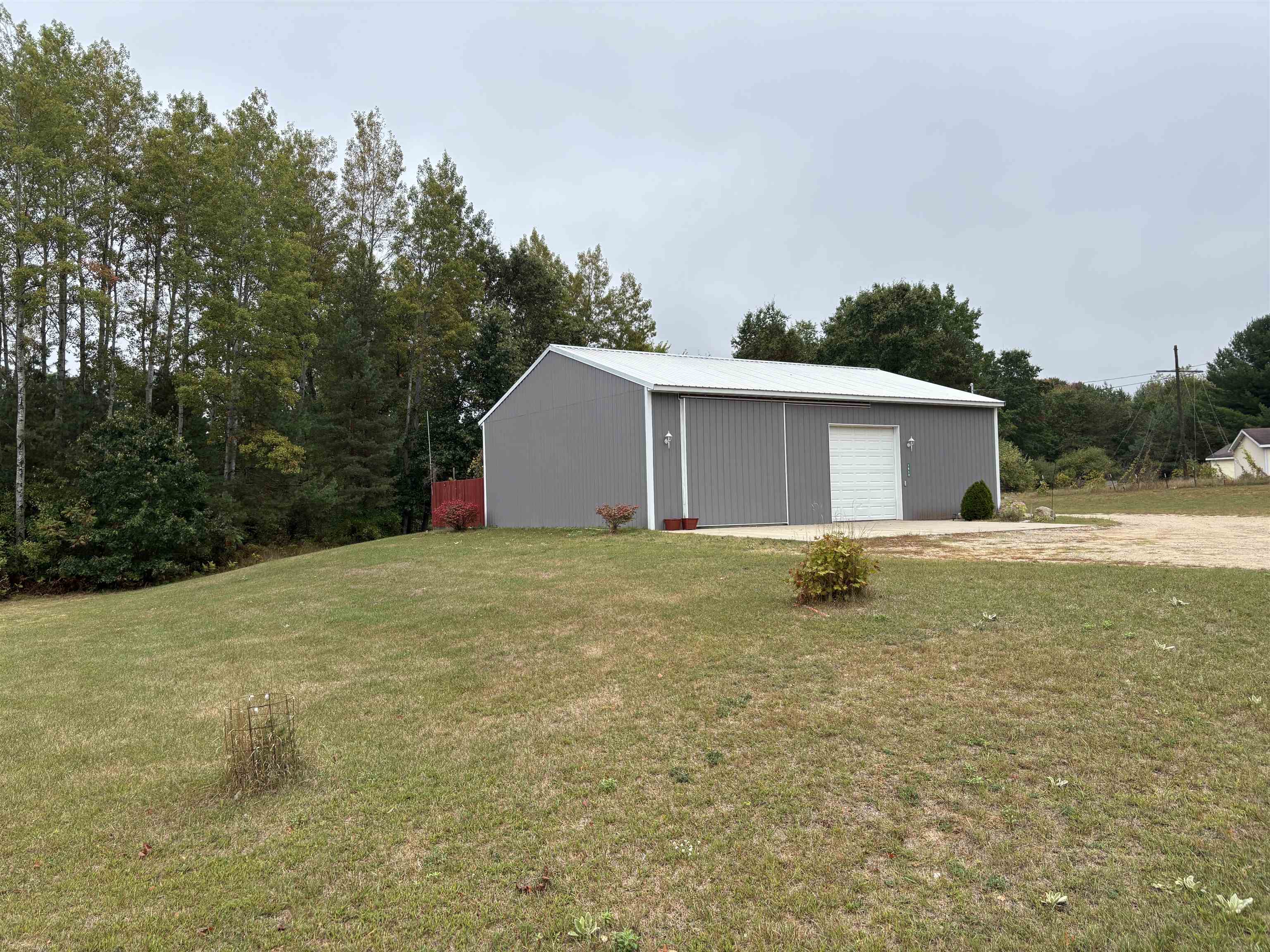 Homes for sale in Farwell, MI | 1910 W Maple Grove Rd, Farwell, MI 48622 | MLS# 50189101