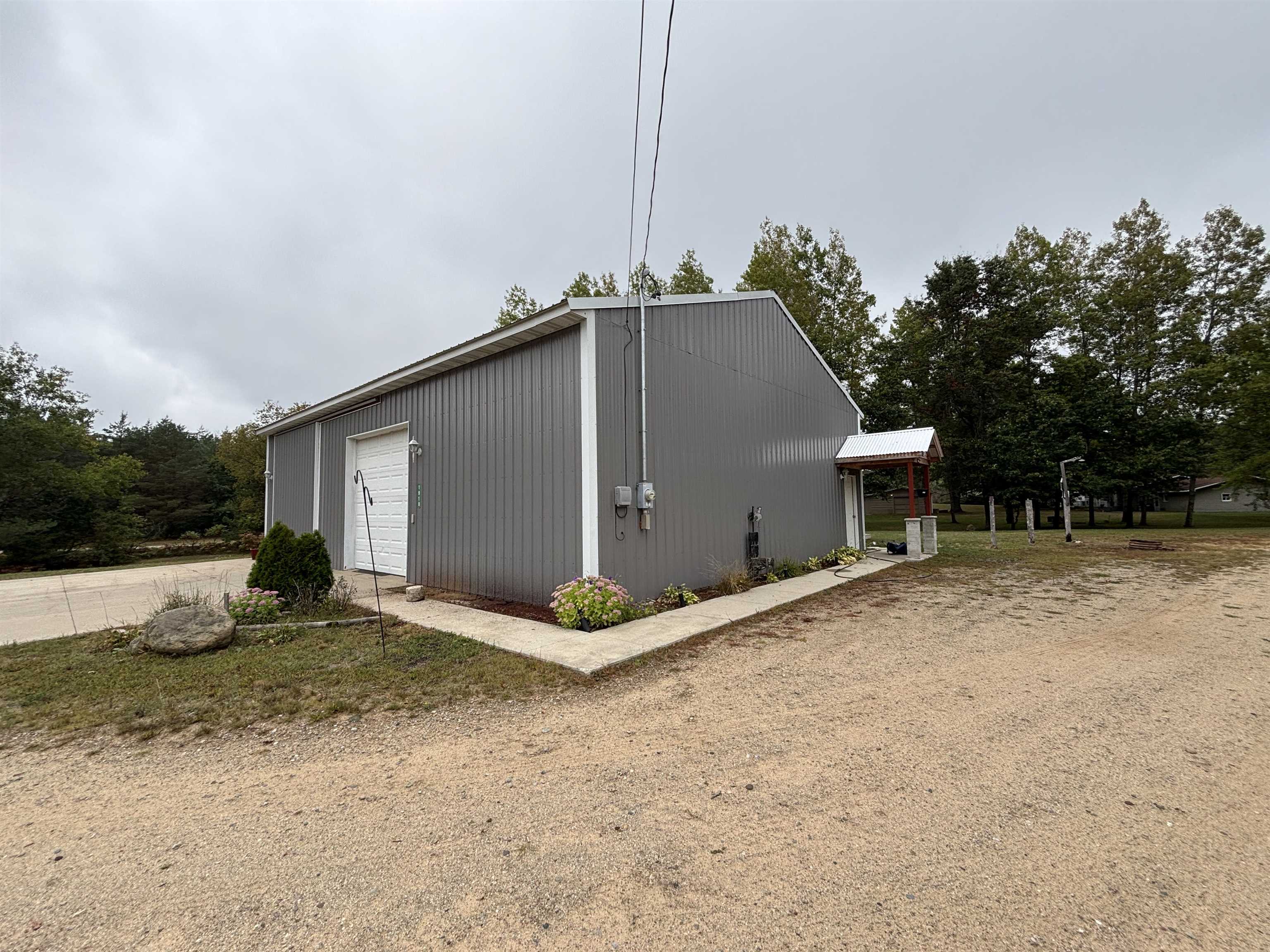 Homes for sale in Farwell, MI | 1910 W Maple Grove Rd, Farwell, MI 48622 | MLS# 50189101