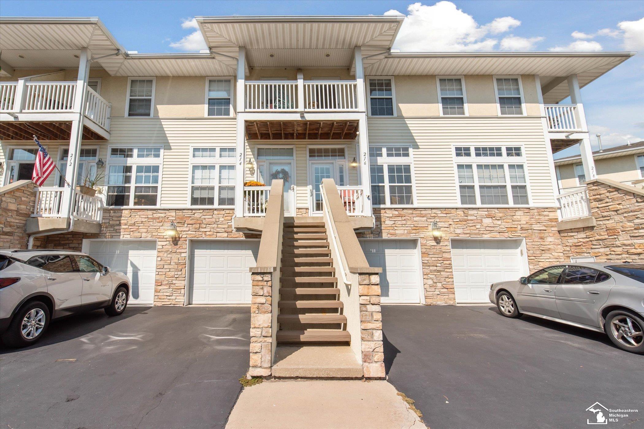 Homes for sale in Luna Pier, MI | 216 Beachwalk Trl, Luna Pier, MI 48157 | MLS# 50189118