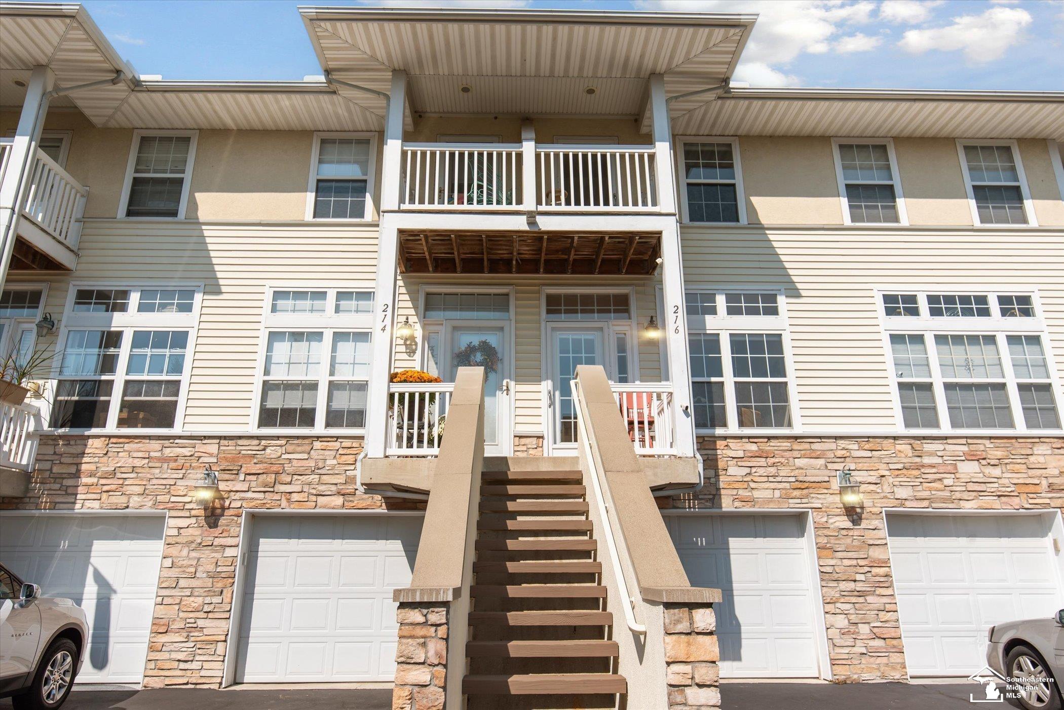 Homes for sale in Luna Pier, MI | 216 Beachwalk Trl, Luna Pier, MI 48157 | MLS# 50189118