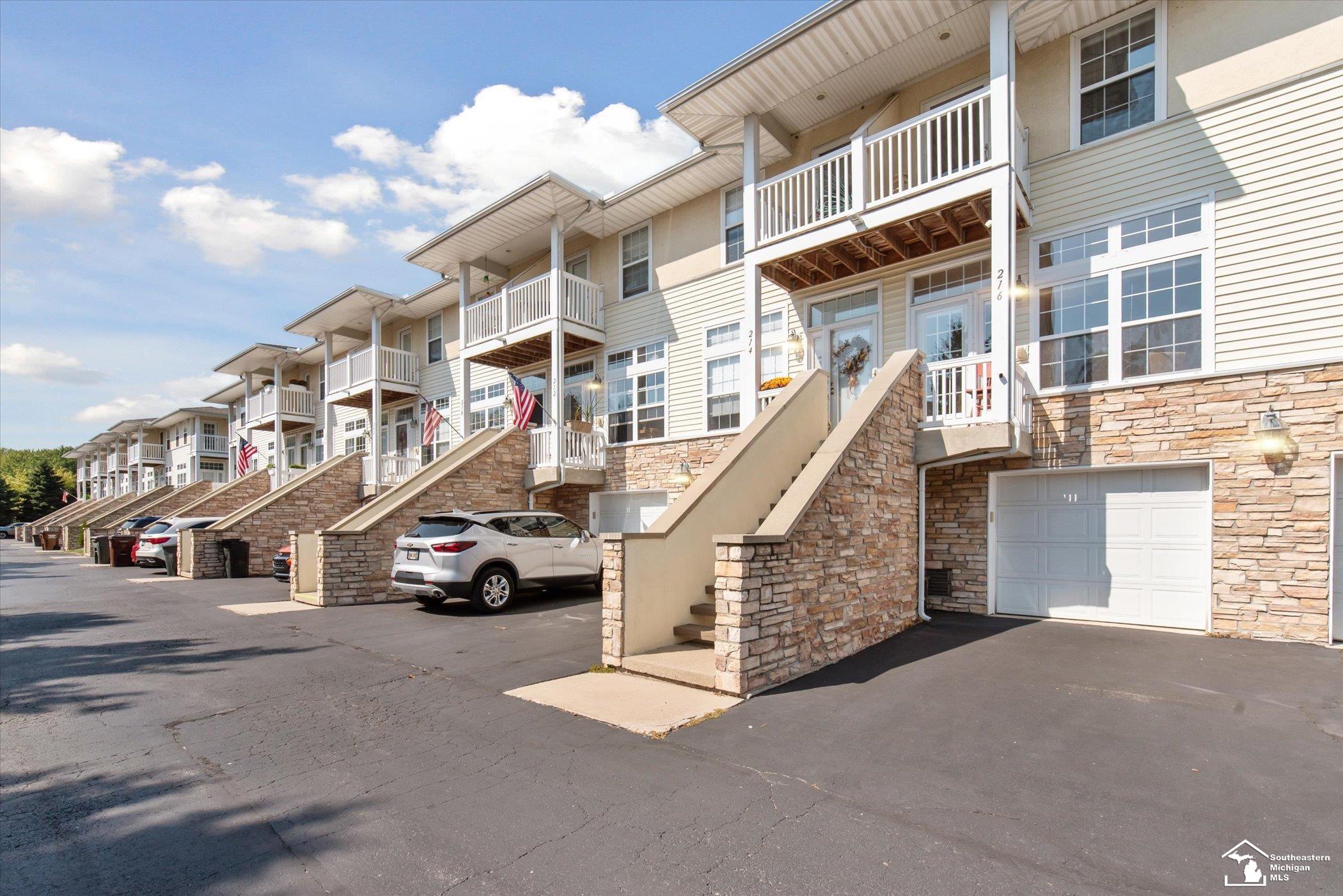 Homes for sale in Luna Pier, MI | 216 Beachwalk Trl, Luna Pier, MI 48157 | MLS# 50189118