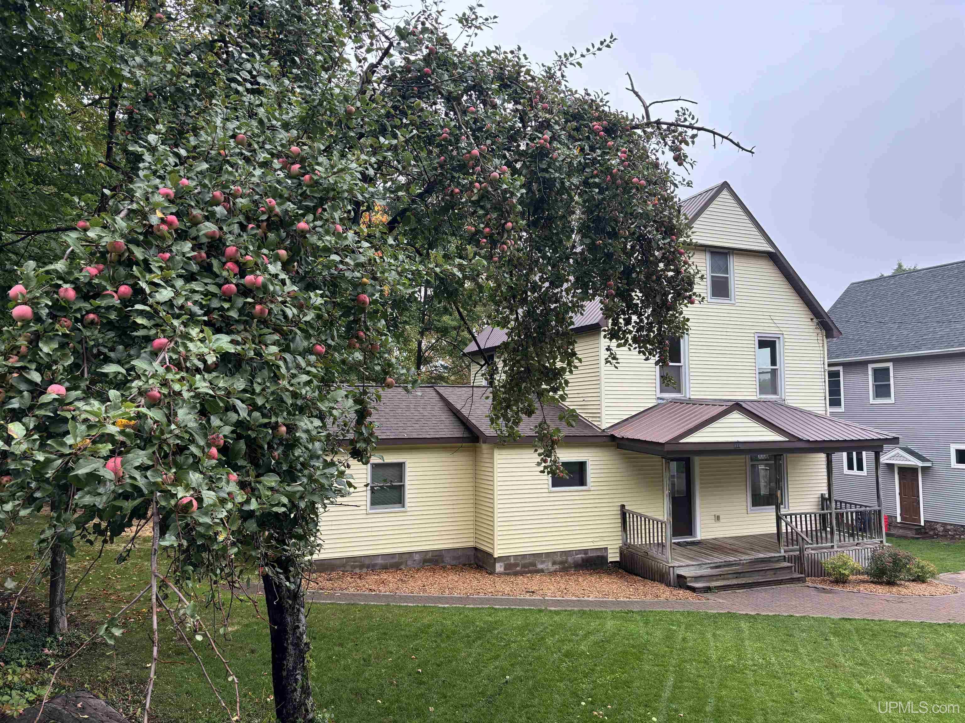 Homes for sale in Houghton, MI | 108 W Calverley Ave, Houghton, MI 49931 | MLS# 50189245