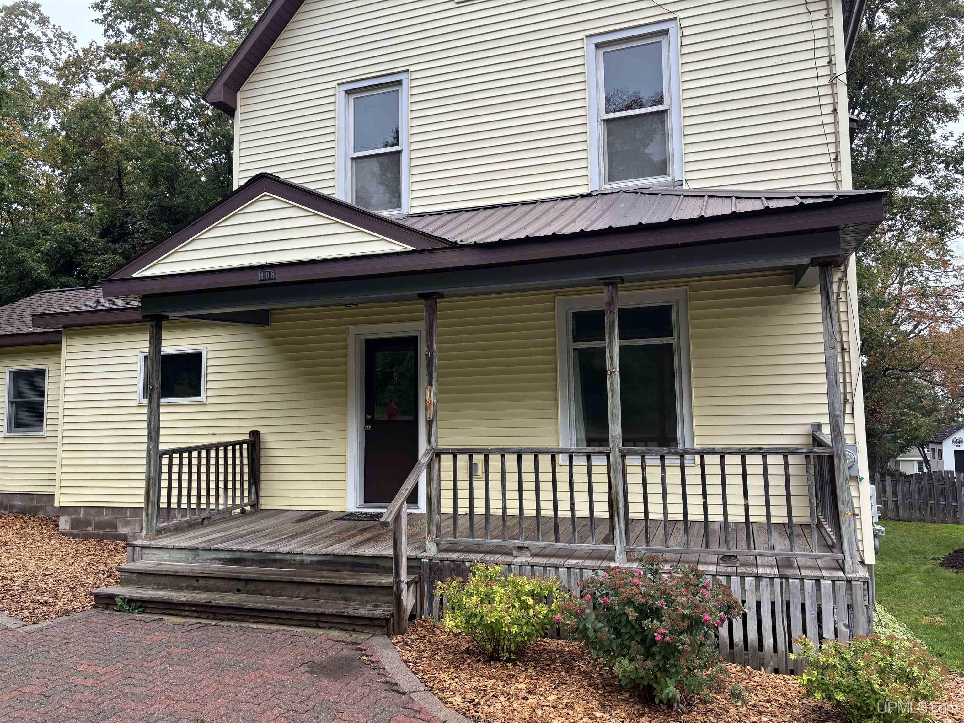 Homes for sale in Houghton, MI | 108 W Calverley Ave, Houghton, MI 49931 | MLS# 50189245