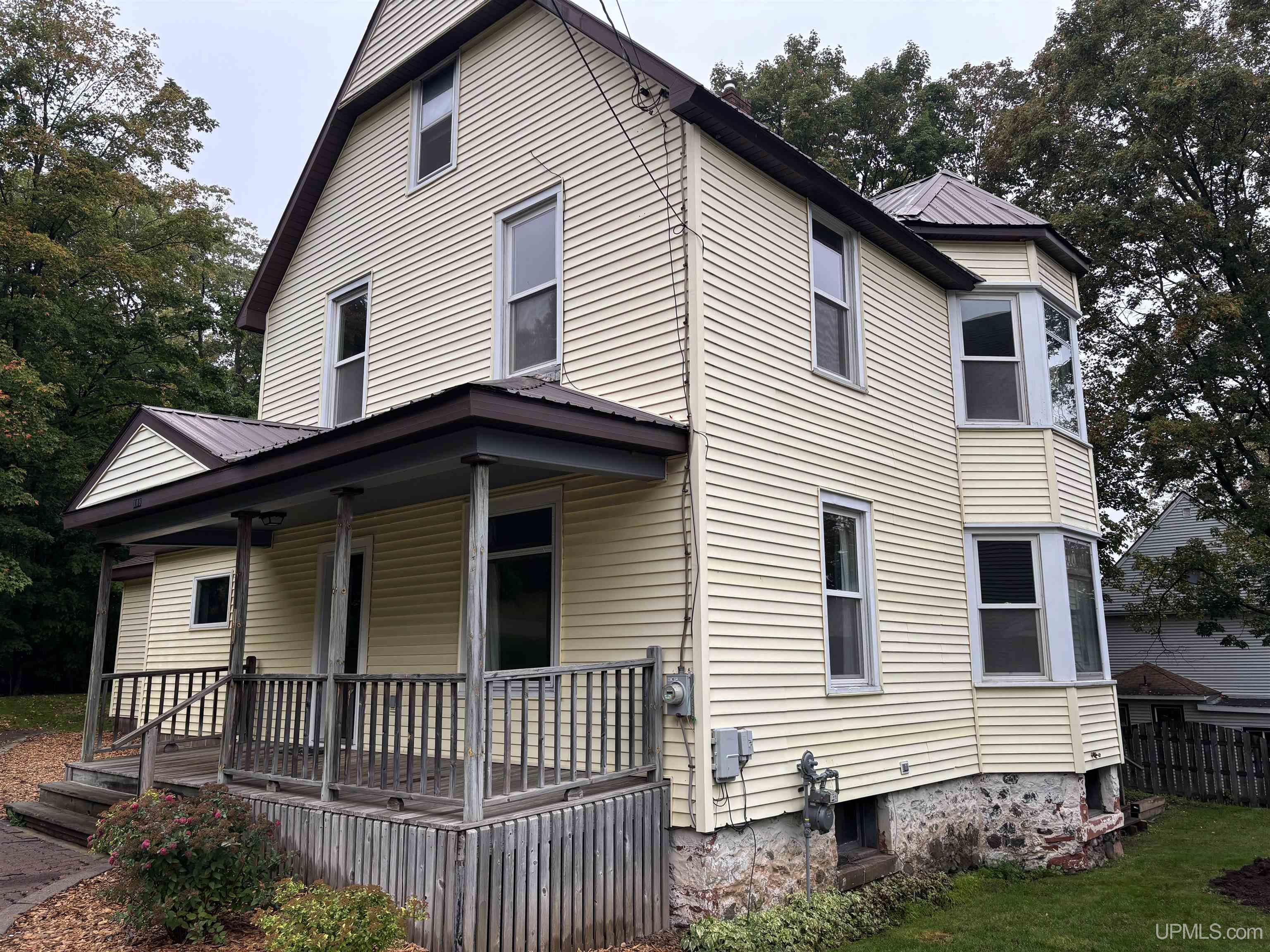 Homes for sale in Houghton, MI | 108 W Calverley Ave, Houghton, MI 49931 | MLS# 50189245