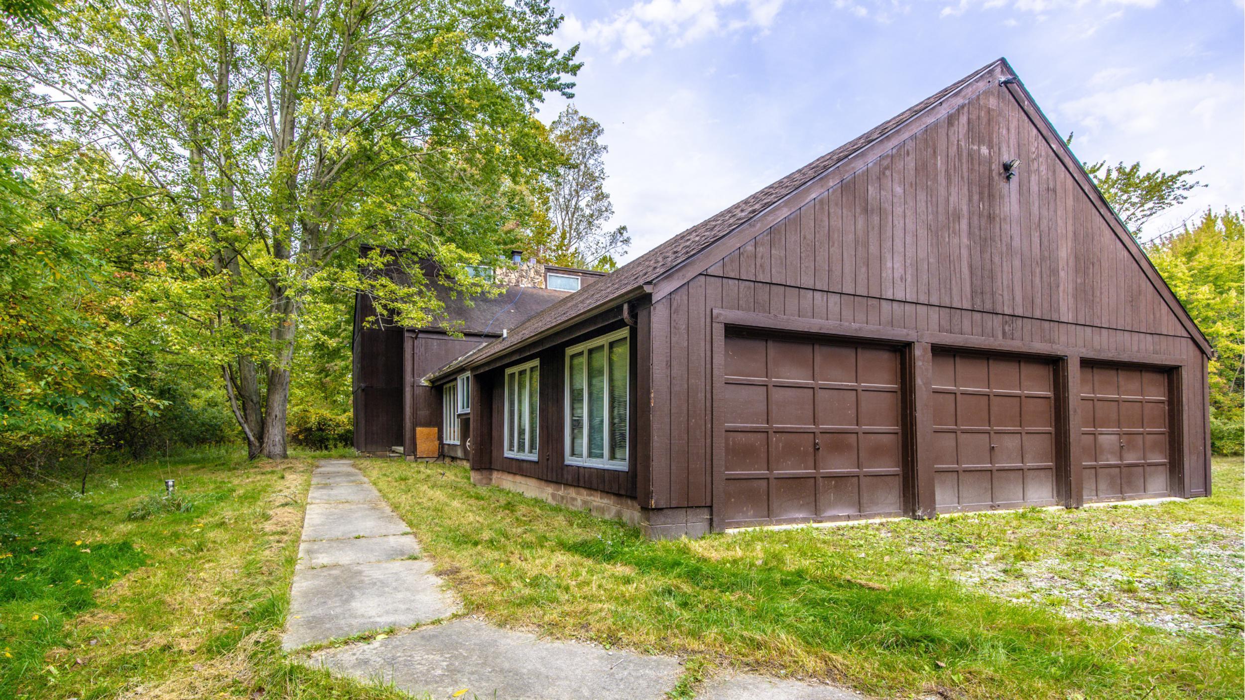 Homes for sale in Columbus, MI | 9202 Crawford Rd, Columbus, MI 48063 | MLS# 50189349