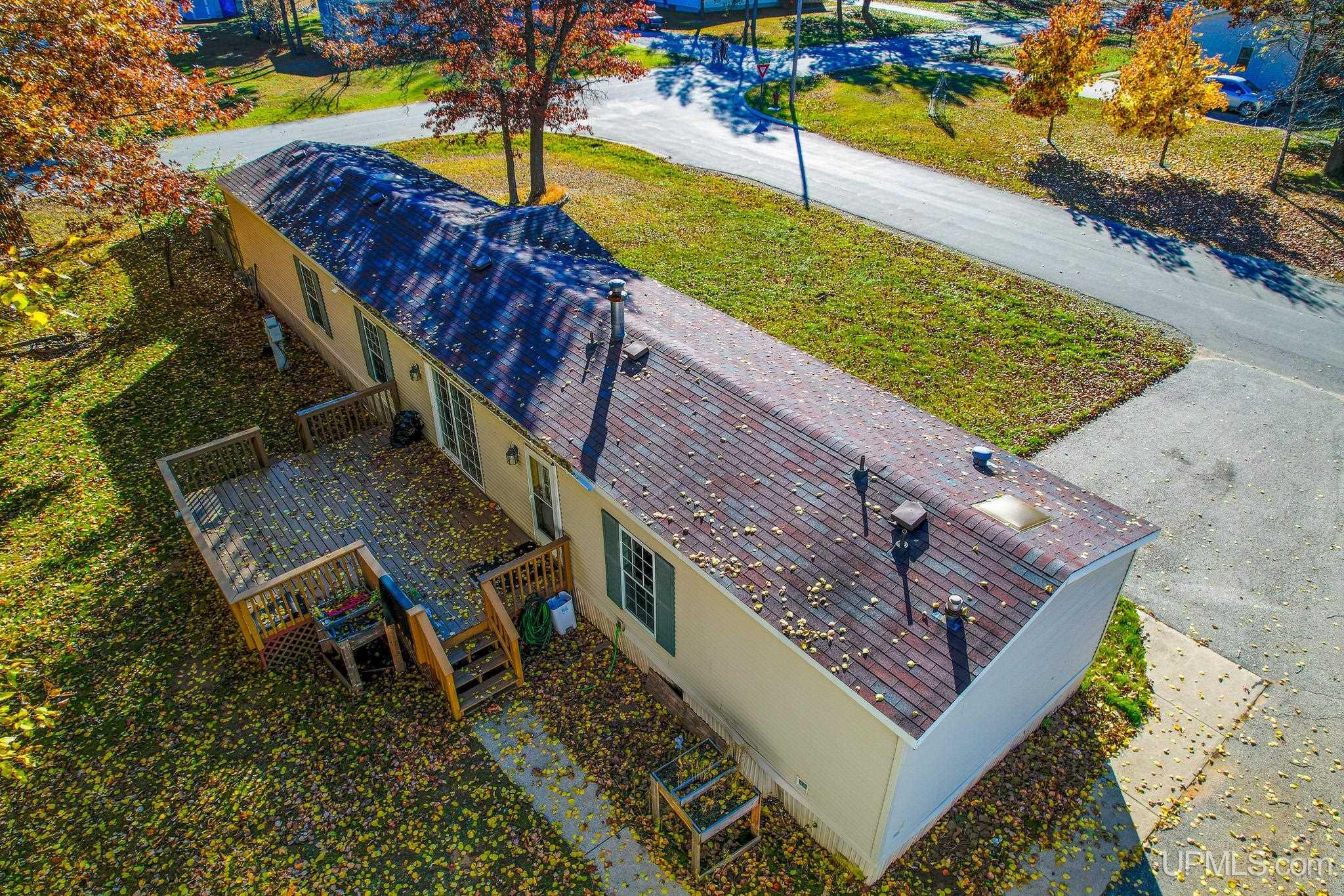 Homes for sale in Gladstone, MI | 1 Pinewood Dr, Gladstone, MI 49837 | MLS# 50189366