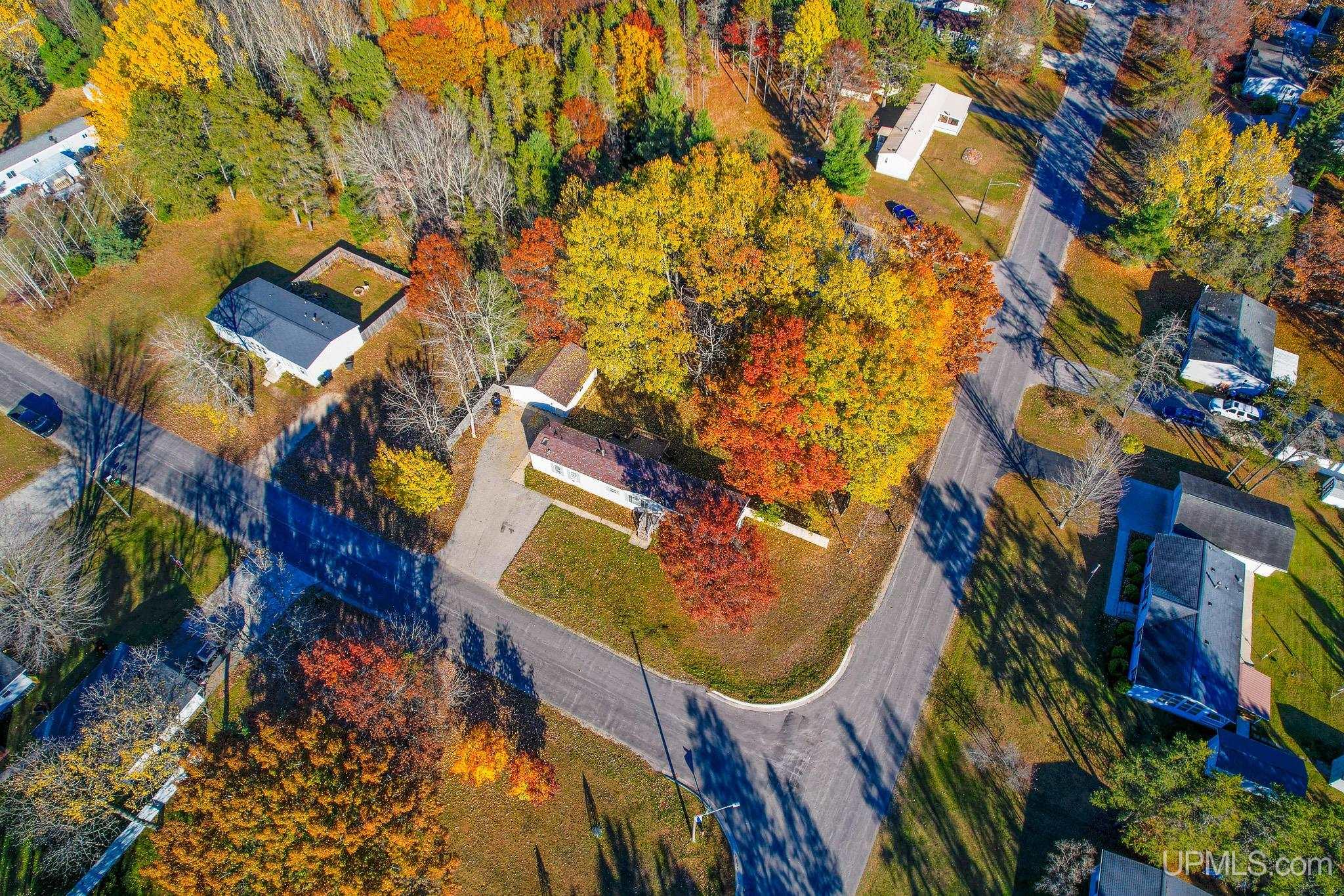 Homes for sale in Gladstone, MI | 1 Pinewood Dr, Gladstone, MI 49837 | MLS# 50189366