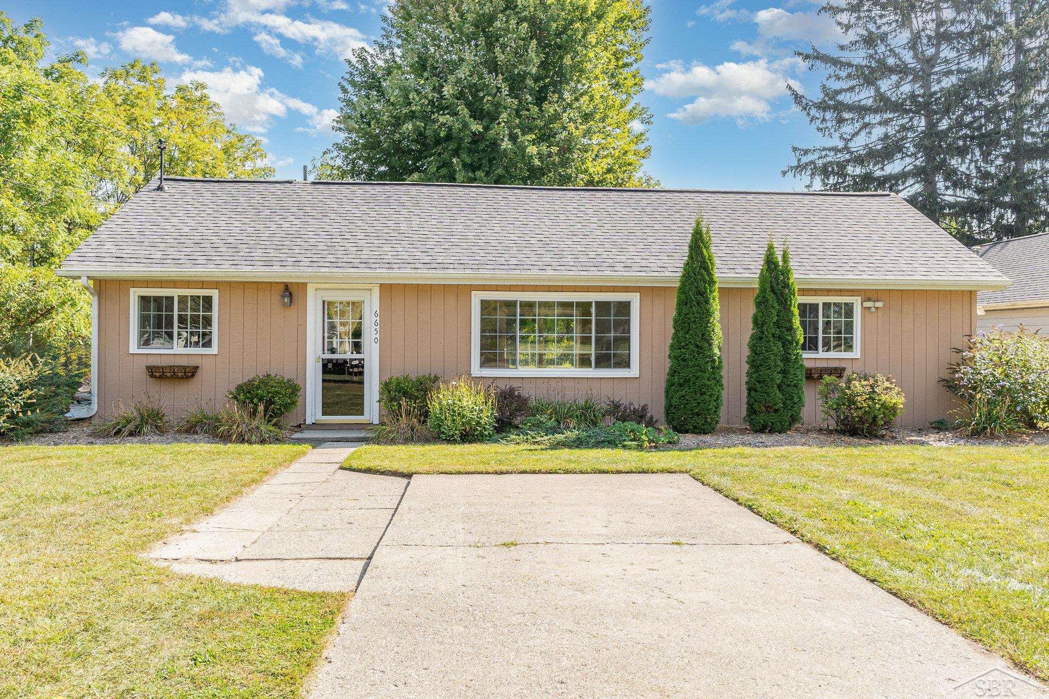 Homes for sale in Saginaw, MI | 6650 Radewahn Rd, Saginaw, MI 48604 | MLS# 50189412