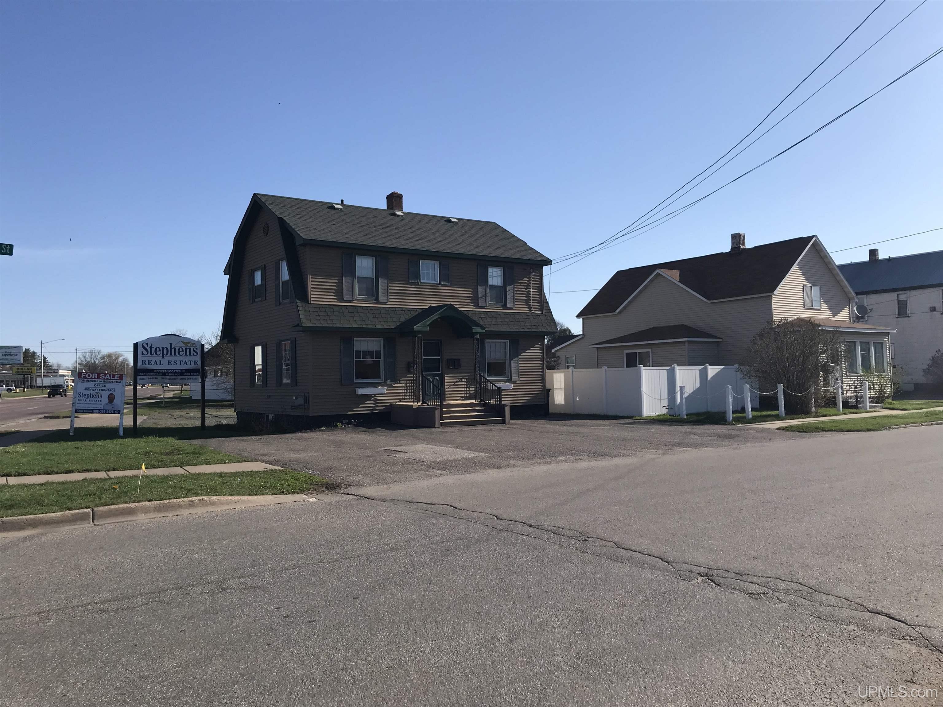 Homes for sale in Iron Mountain, MI | 212 E Margaret St, Iron Mountain, MI 49801 | MLS# 50189709