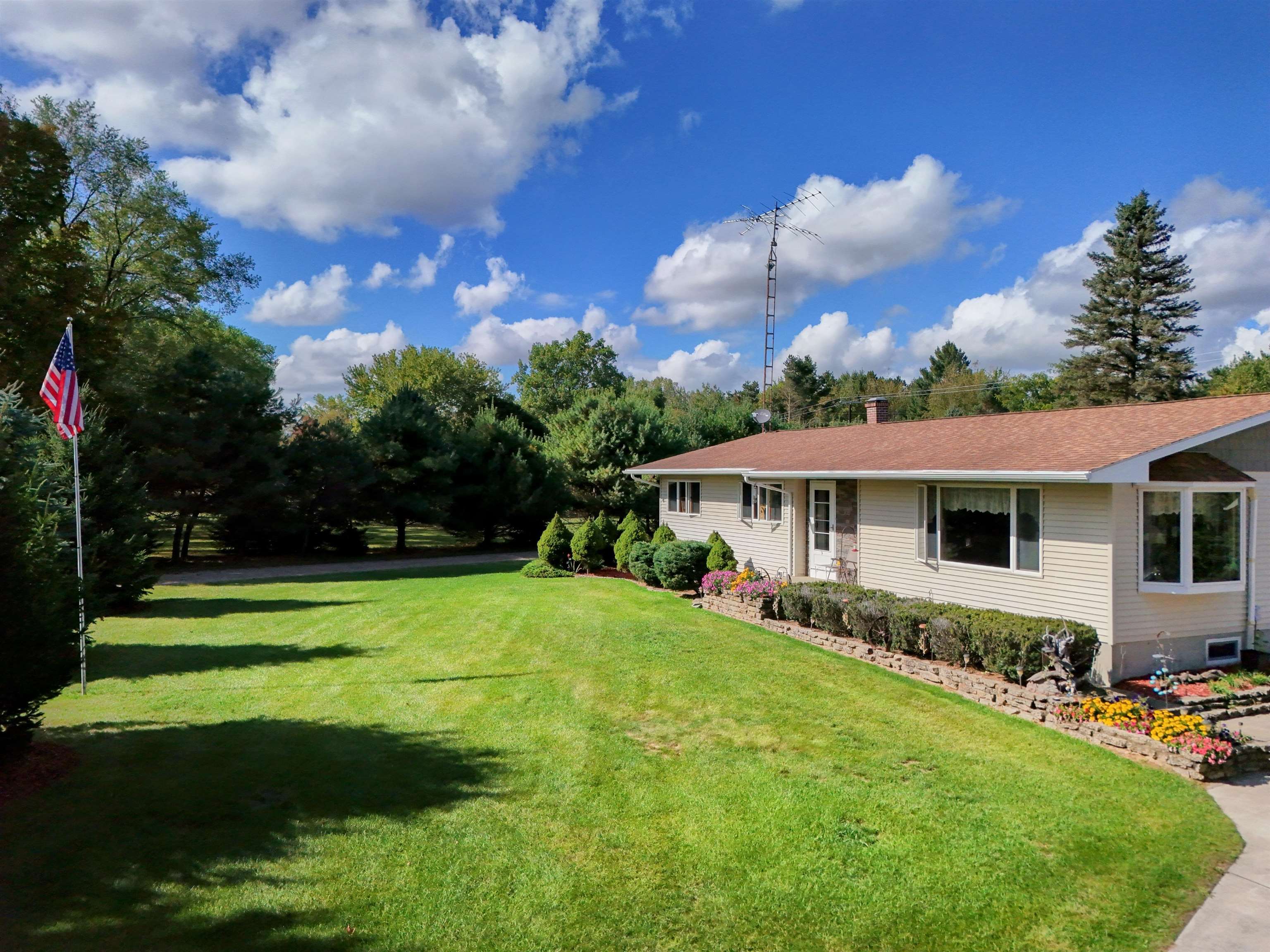 Homes for sale in Caro, MI | 2031 E Dayton, Caro, MI 48723 | MLS# 50189711