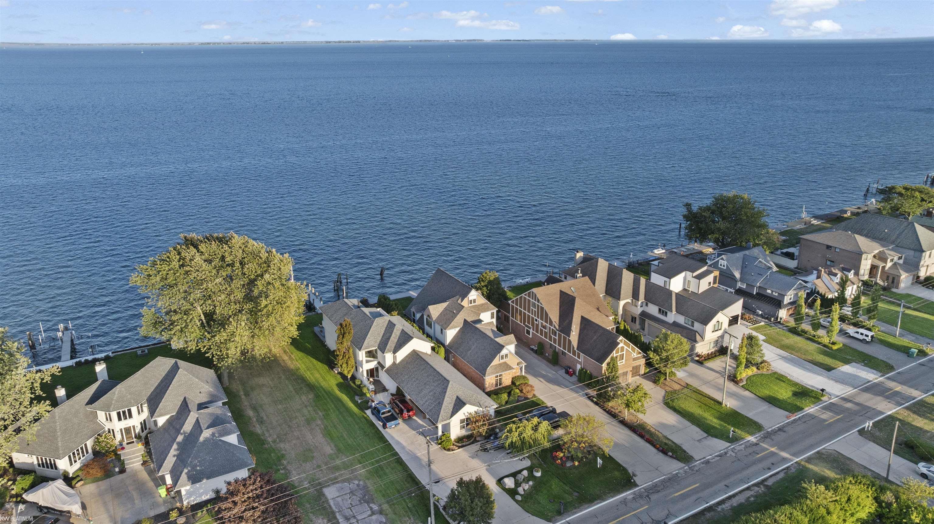 Homes for sale in Harrison Twp, MI | 38128 Lakeshore Dr, Harrison Twp, MI 48045 | MLS# 50189881