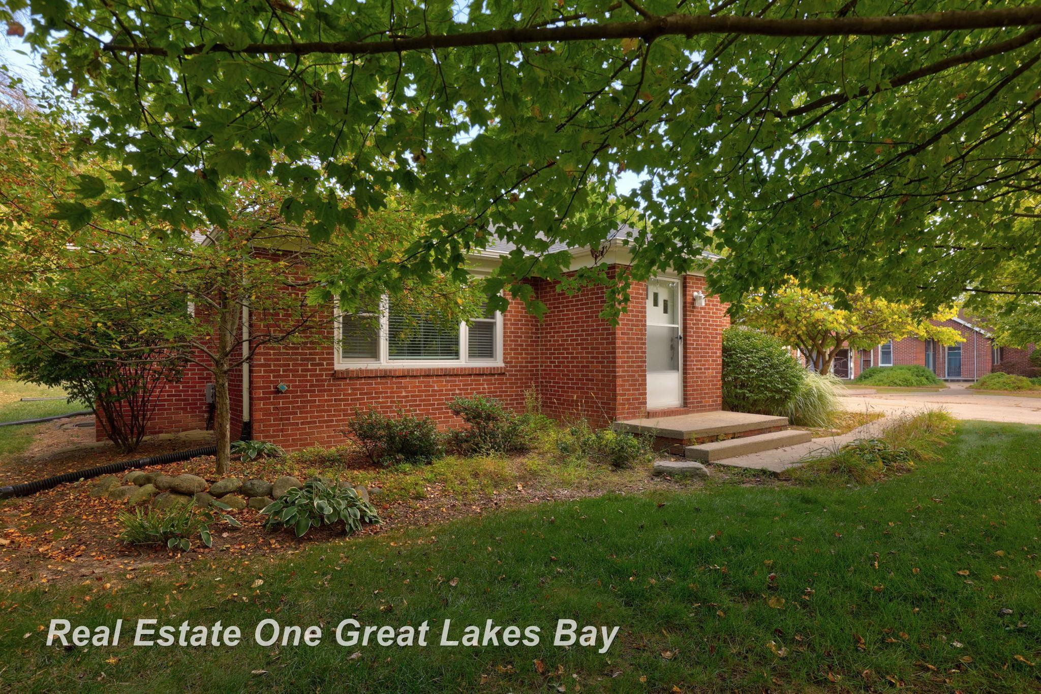 Homes for sale in Saginaw, MI | 1025 S Thomas Rd, Saginaw, MI 48609 | MLS# 50190359