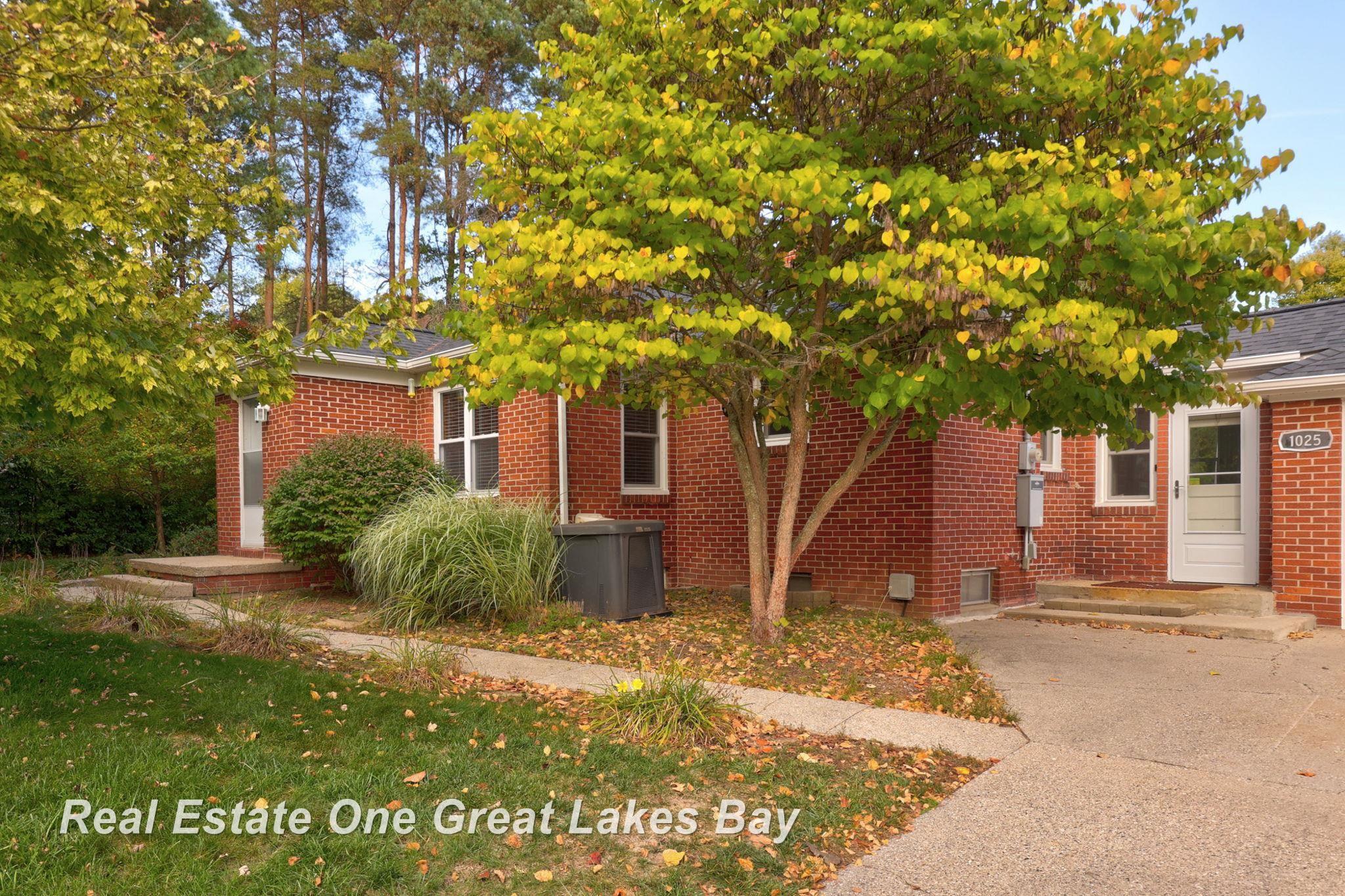 Homes for sale in Saginaw, MI | 1025 S Thomas Rd, Saginaw, MI 48609 | MLS# 50190359