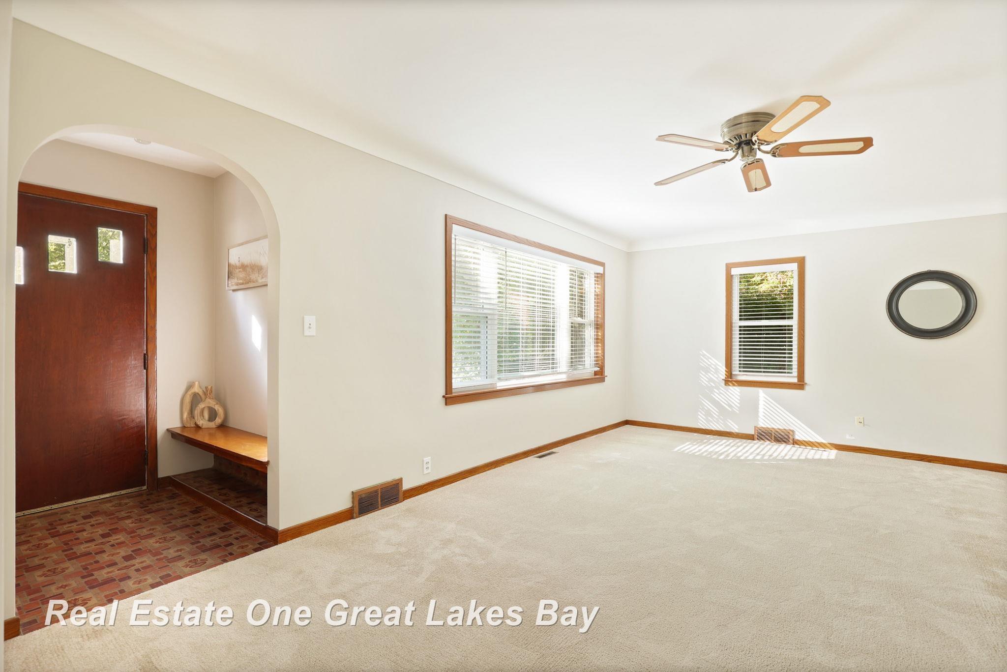 Homes for sale in Saginaw, MI | 1025 S Thomas Rd, Saginaw, MI 48609 | MLS# 50190359