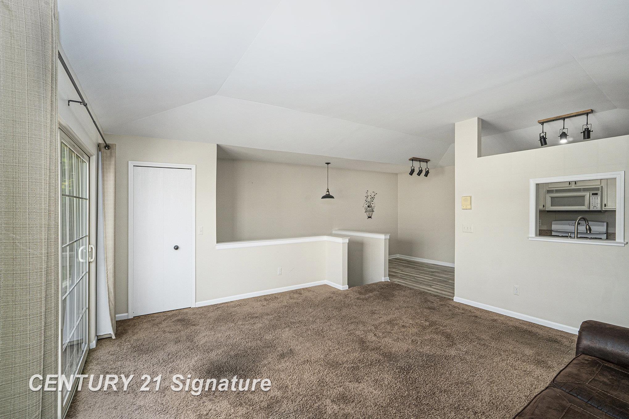 Homes for sale in Holly, MI | 4083 Stonebridge Dr, Holly, MI 48442 | MLS# 50190463