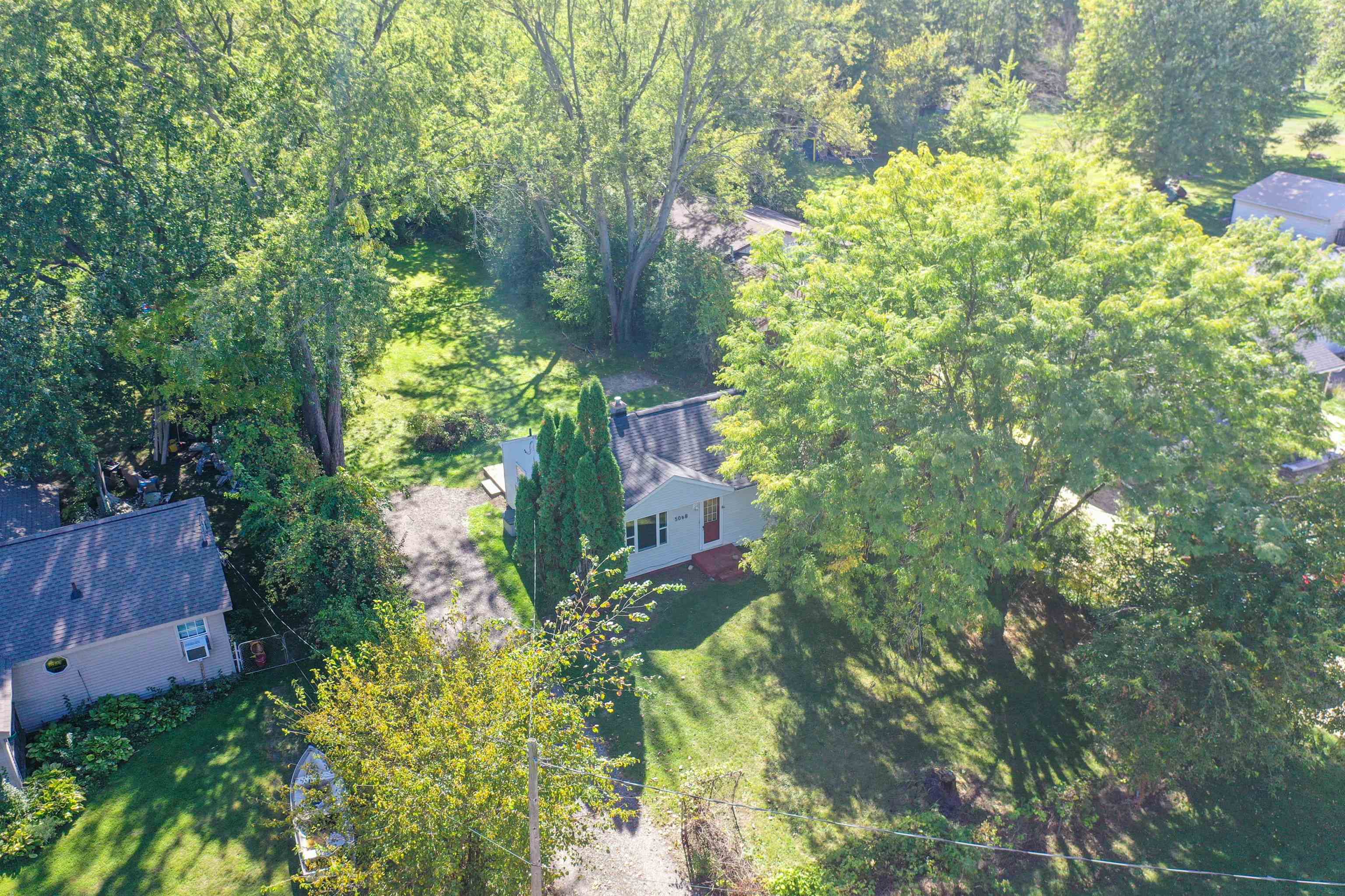 Homes for sale in Flint, MI | 5068 Roberts Dr, Flint, MI 48506 | MLS# 50190476