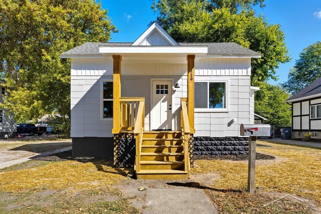 Homes for sale in Midland, MI | 119 E Hines St, Midland, MI 48640 | MLS# 50190945